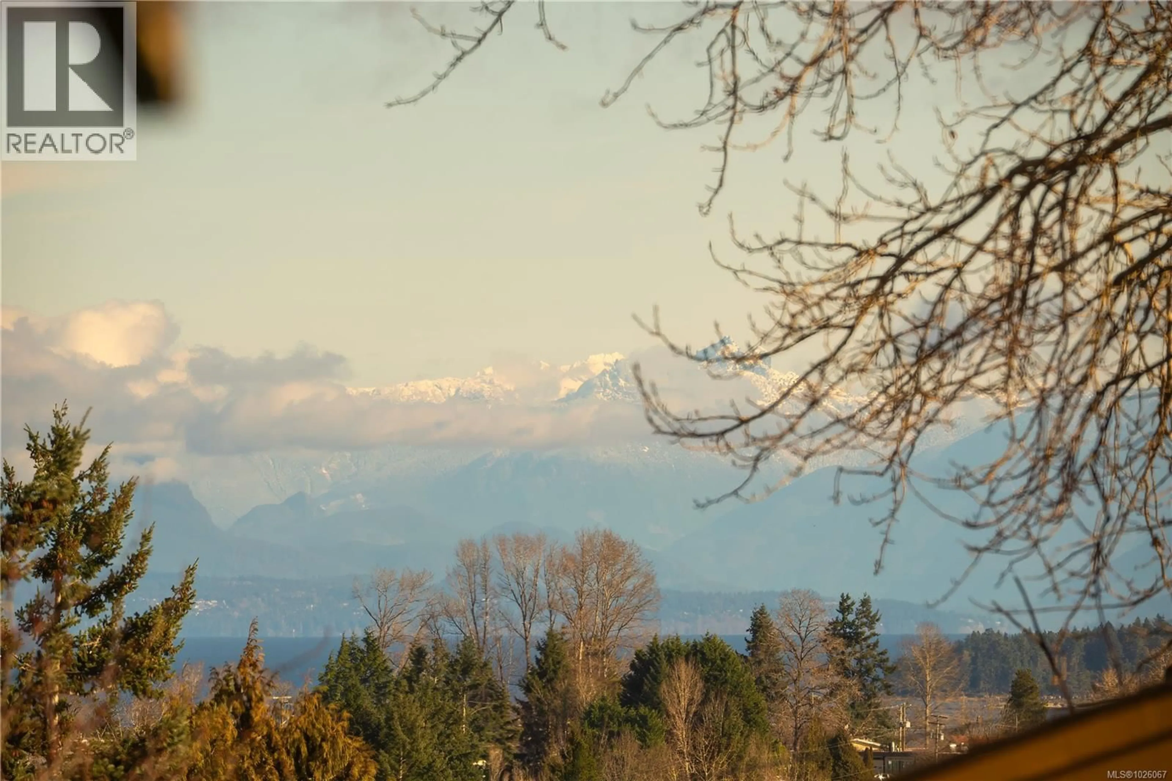 Blurry image for 28 - 855 HOWARD AVENUE, Nanaimo British Columbia V9R5V4