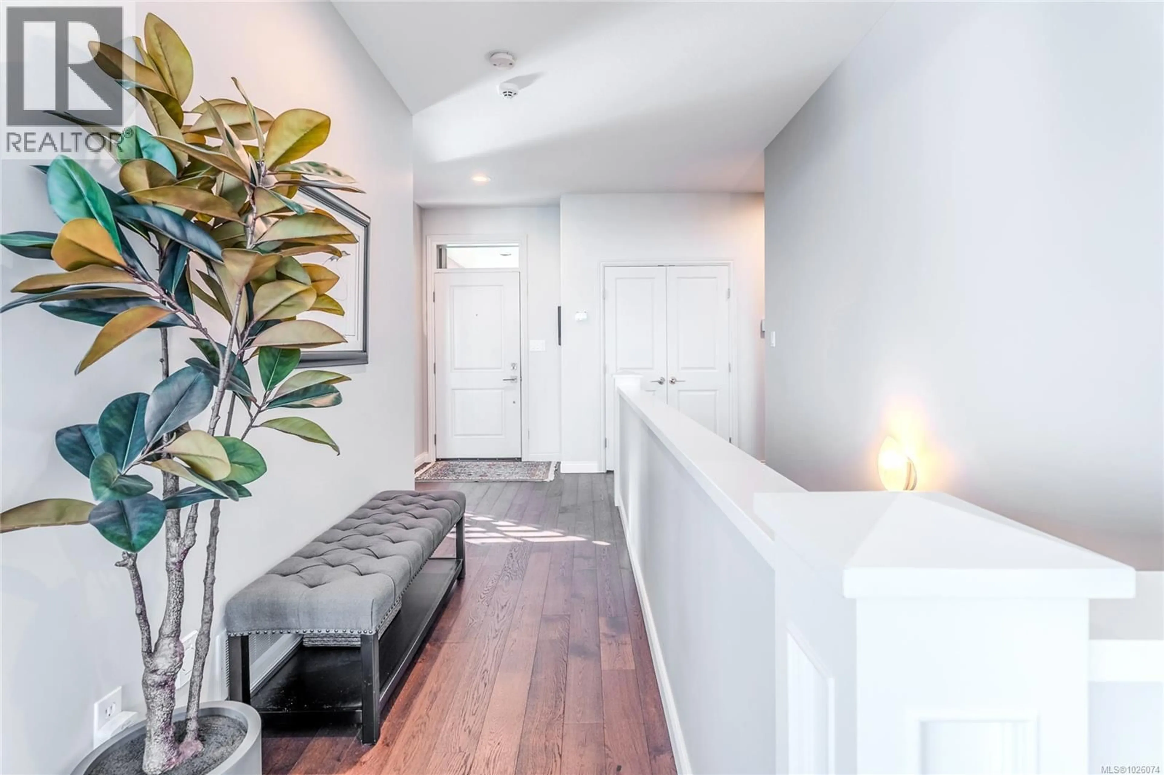 Indoor entryway for 2418 GREENRIDGE CRESCENT, Nanoose Bay British Columbia V9P9K9