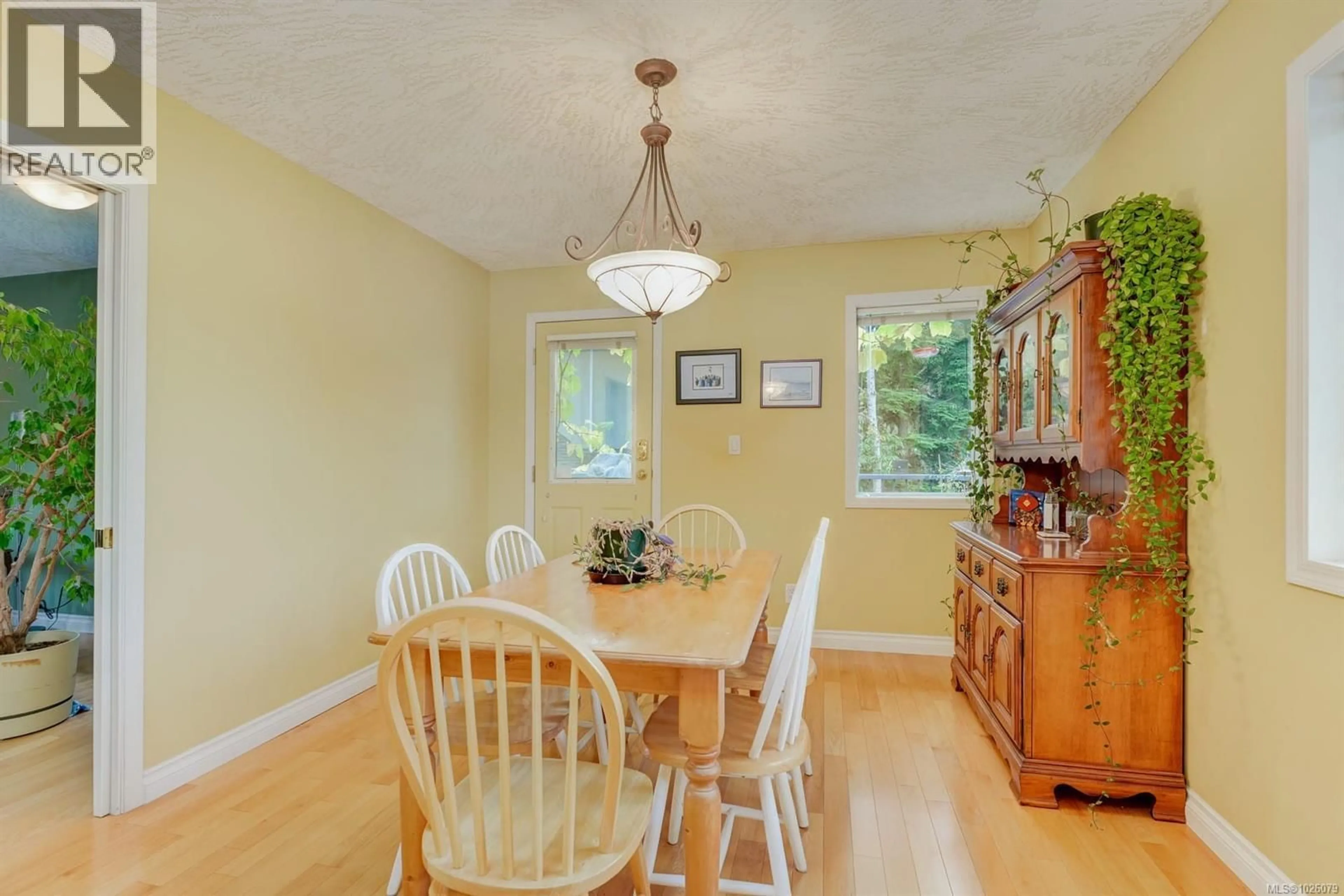 Dining room, unknown for 1175 GAIT LANE, Saanich British Columbia V8P5T6