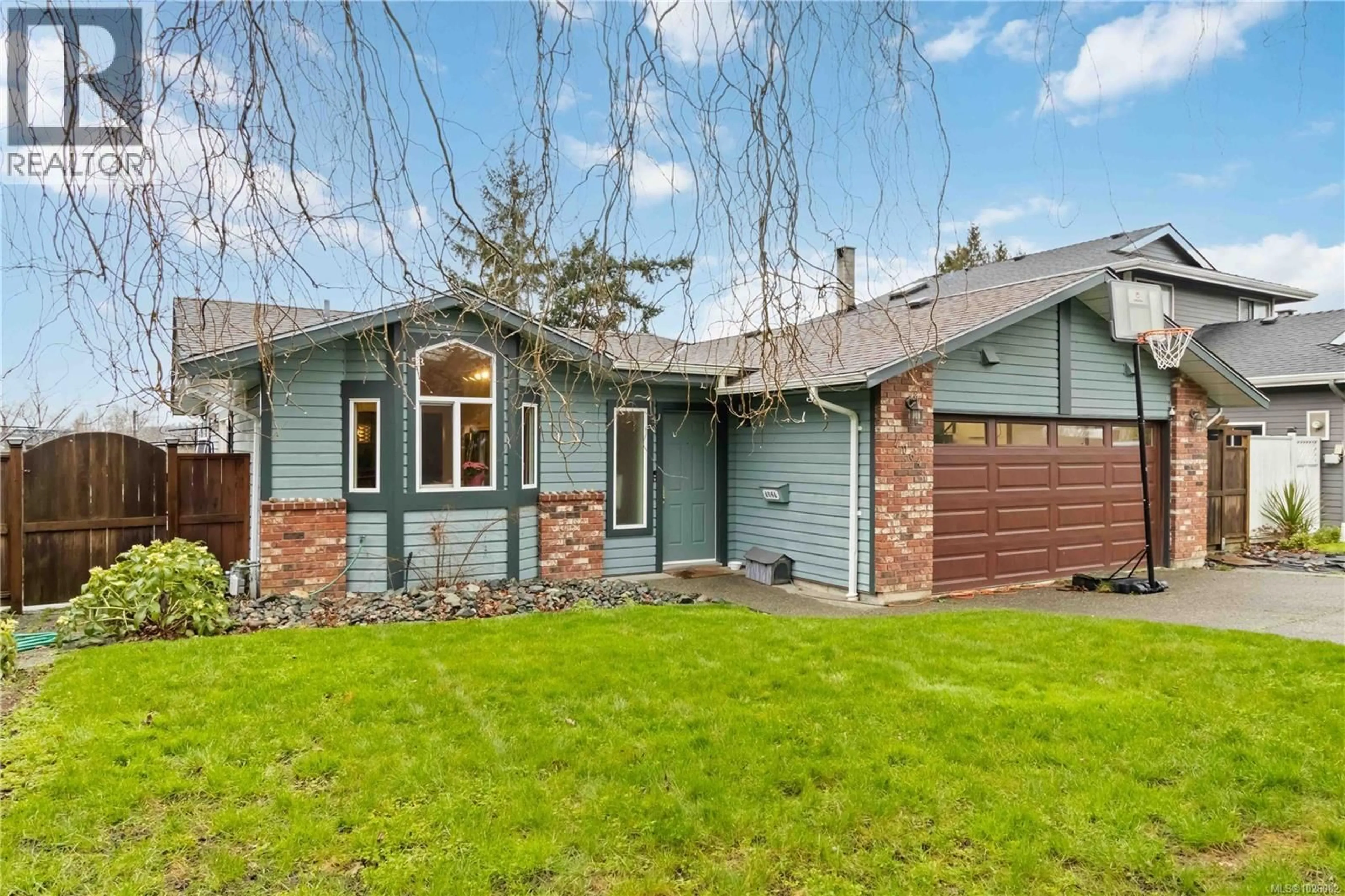 Home with vinyl exterior material, street for 4064 MALTON AVENUE, Saanich British Columbia V8X4X1