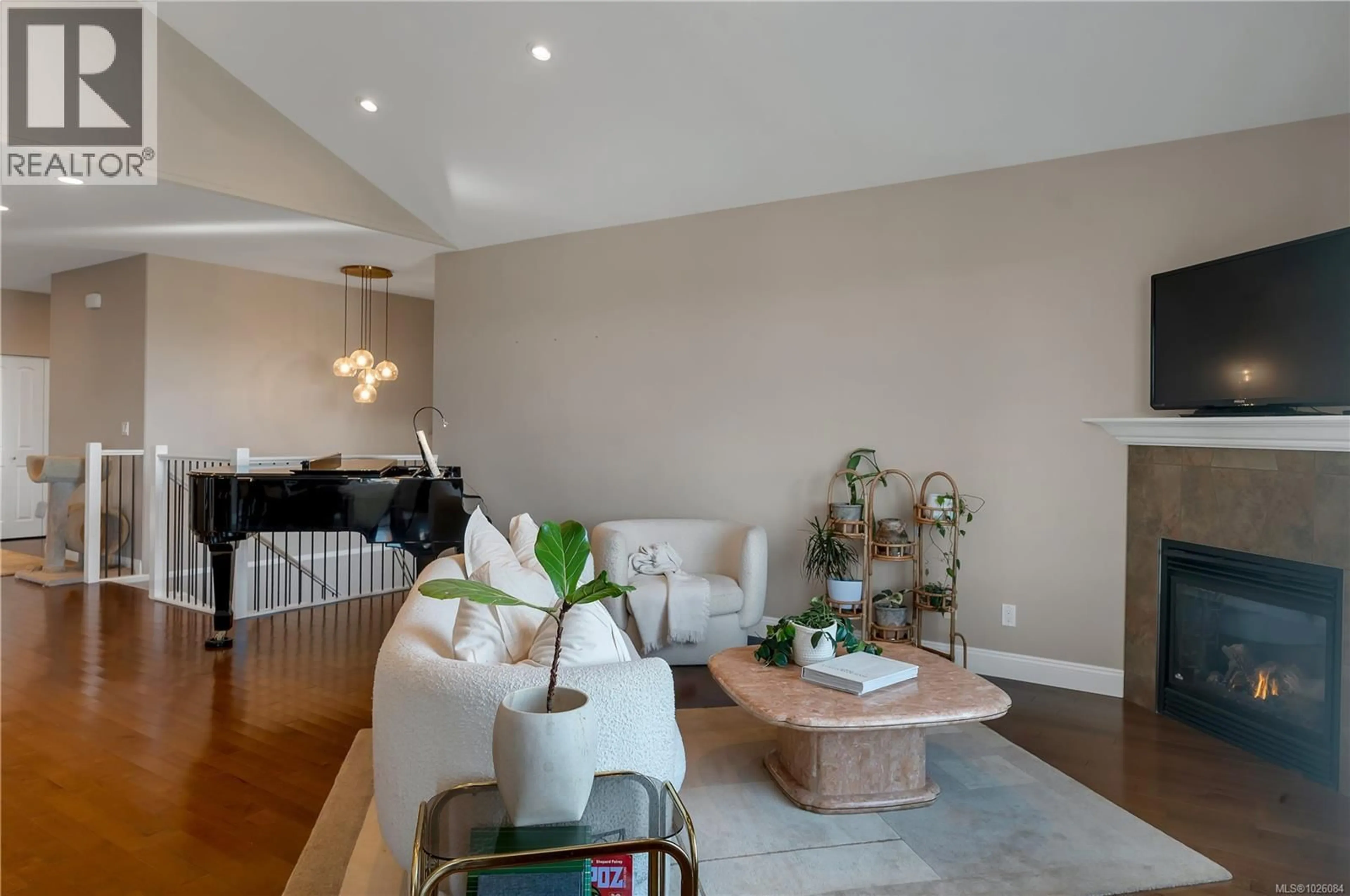 Living room with furniture, unknown for 667 NELSON ROAD, Campbell River British Columbia V9H1T7