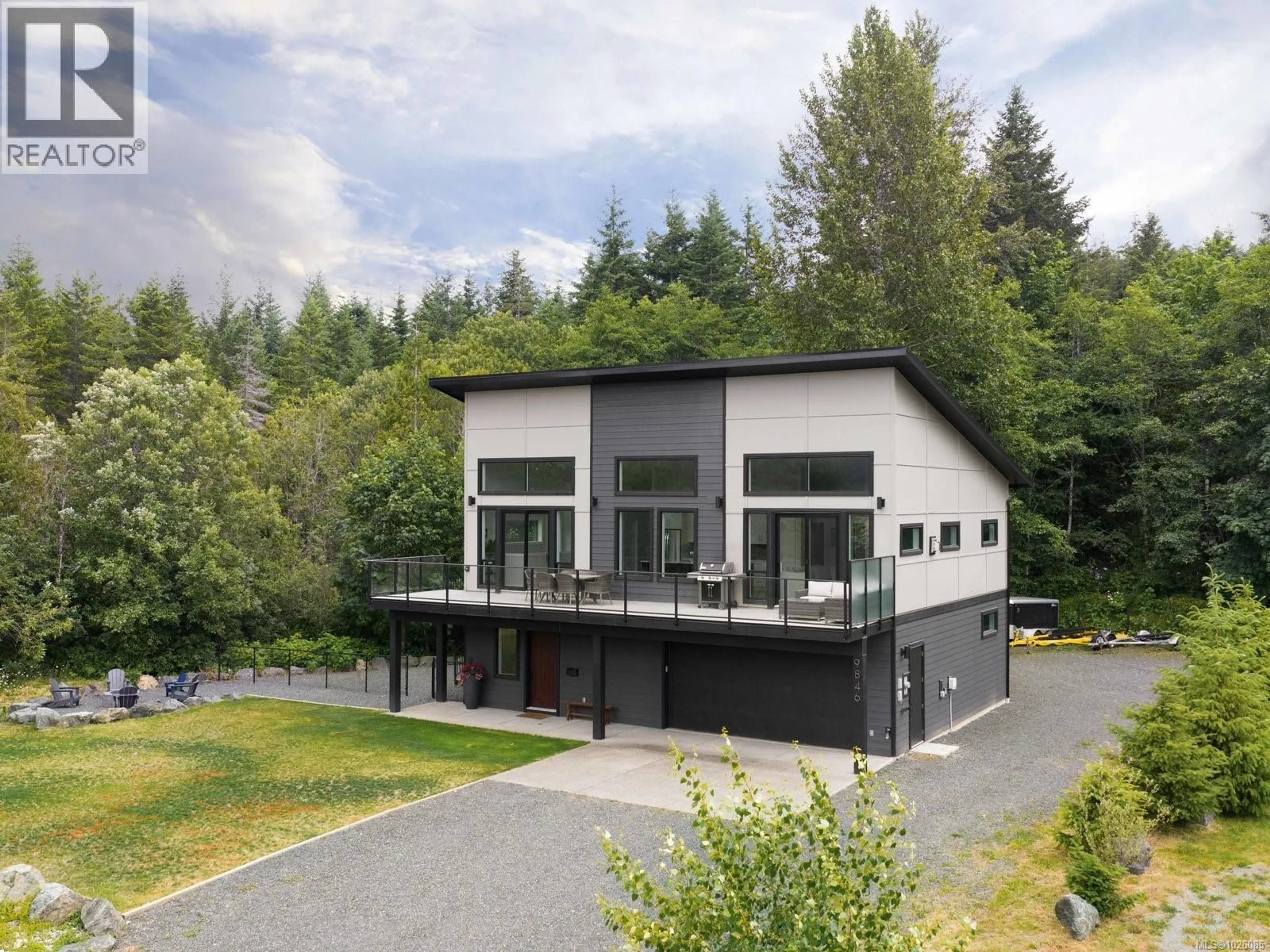 Home with vinyl exterior material, unknown for 9846 STIN-QUA ROAD, Honeymoon Bay British Columbia V0R1Y0