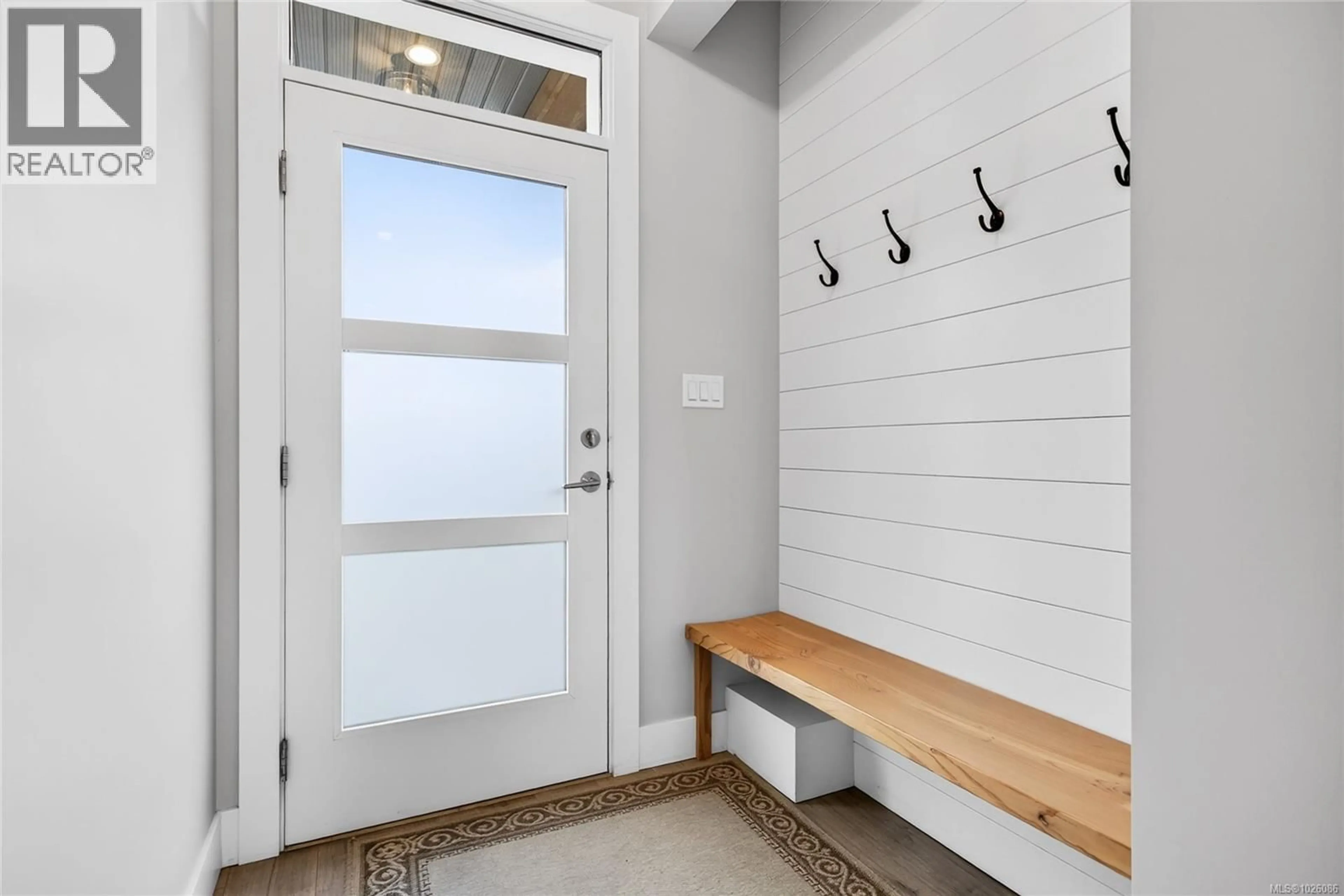 Indoor entryway for 9 - 2607 KENDAL AVENUE, Cumberland British Columbia V0R1S0