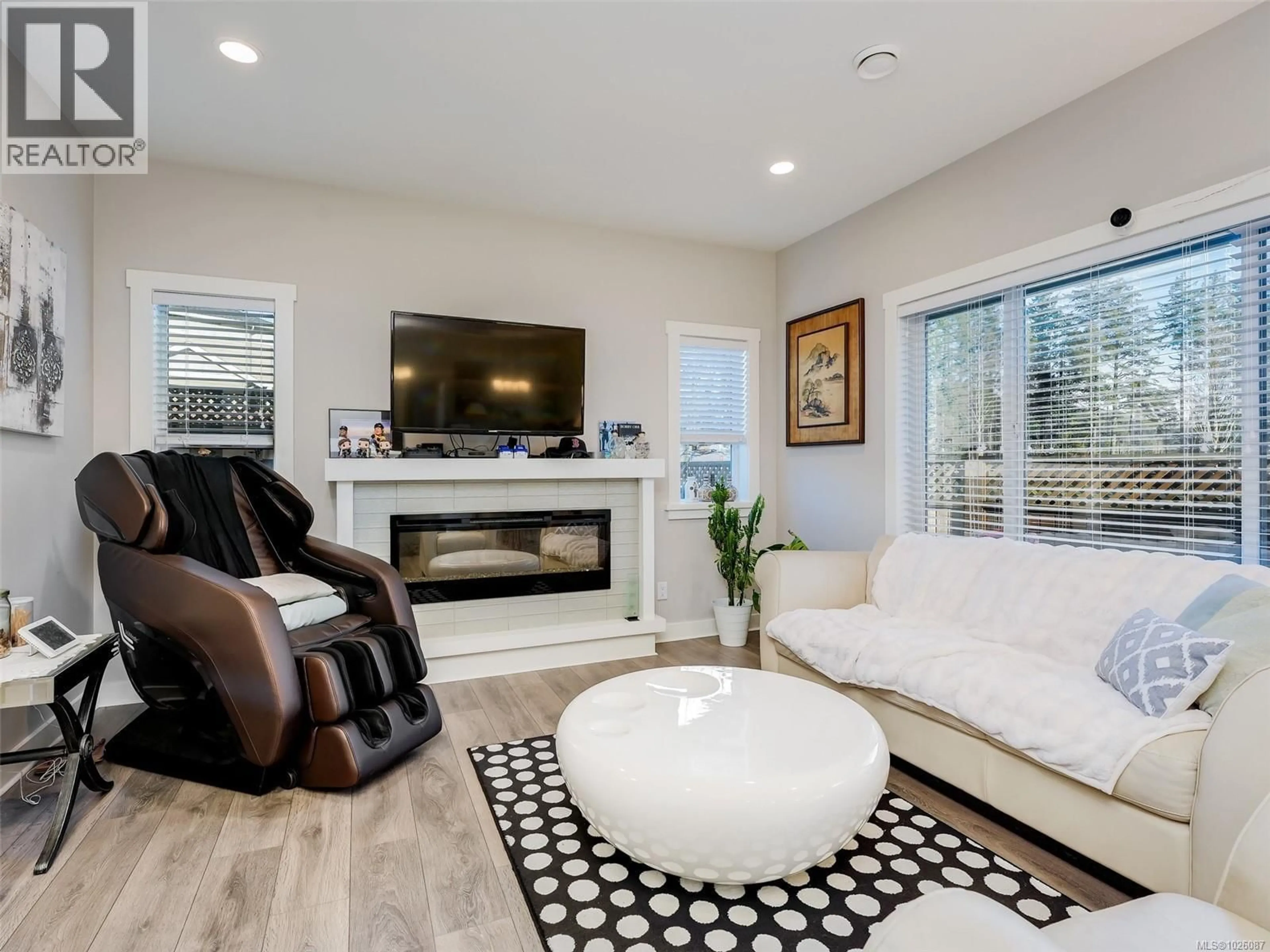 Living room with furniture, unknown for 1326 BOMBARDIER CRESCENT, Langford British Columbia V9B0R2