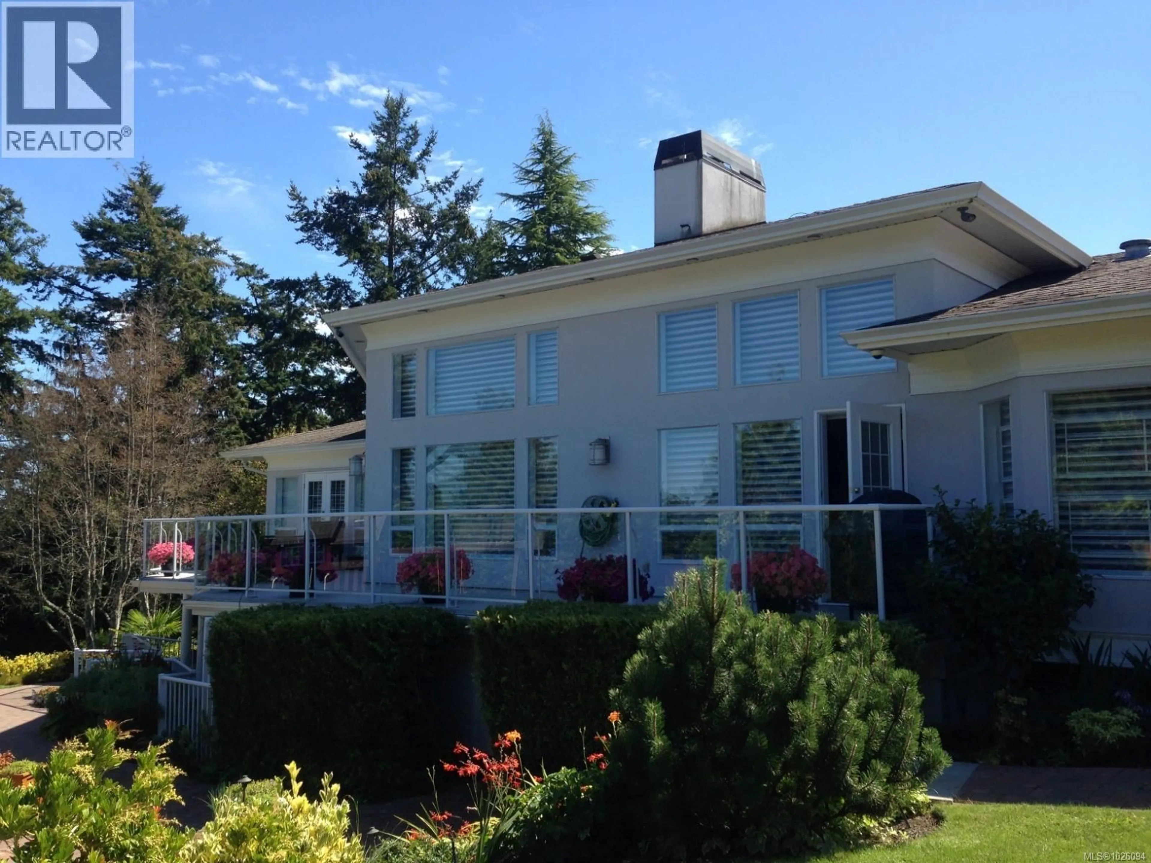 Unknown for 1934 SAN JUAN AVENUE, Saanich British Columbia V8N2J4