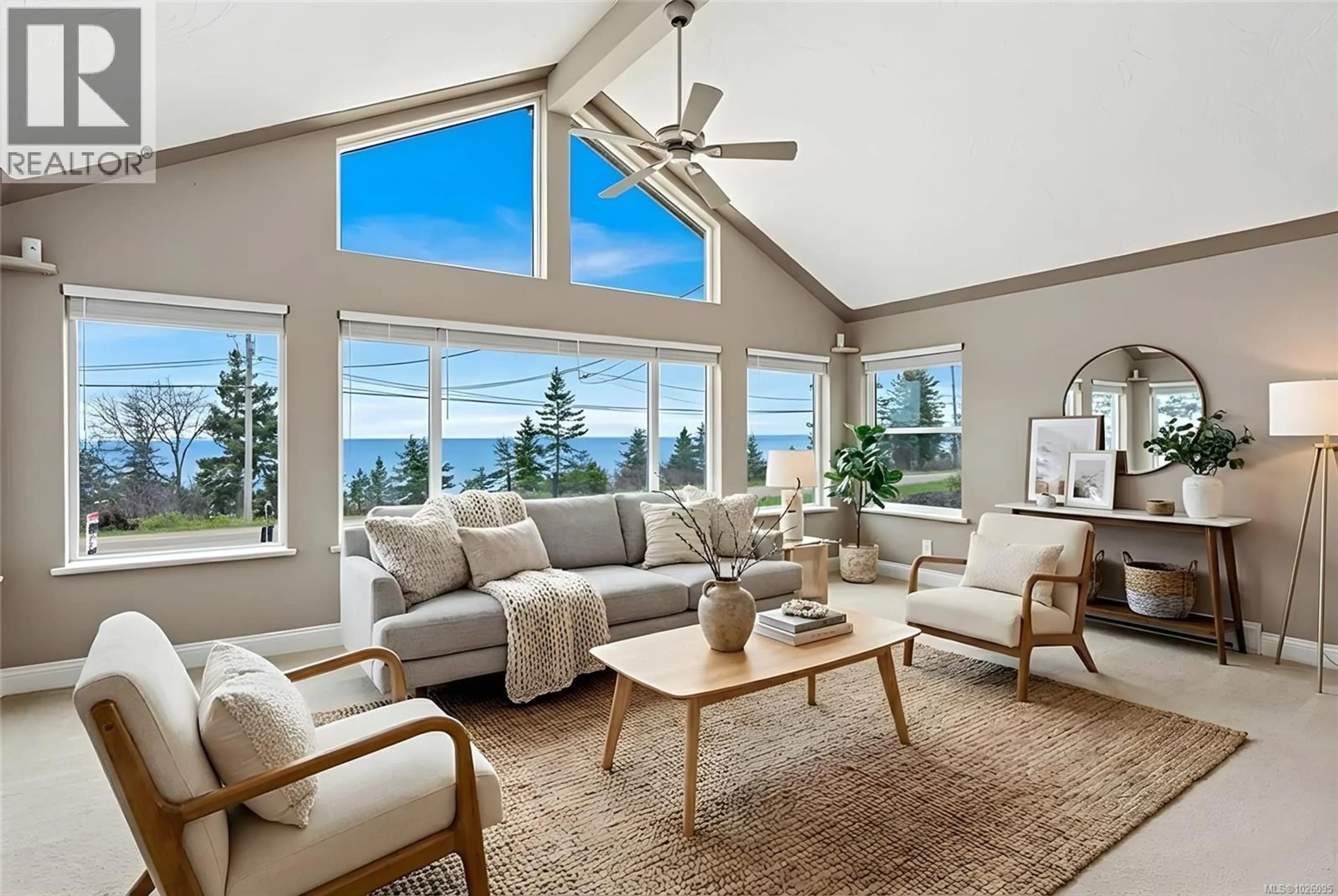 Living room with furniture, unknown for 321 WIRELESS ROAD, Comox British Columbia V9M3T6