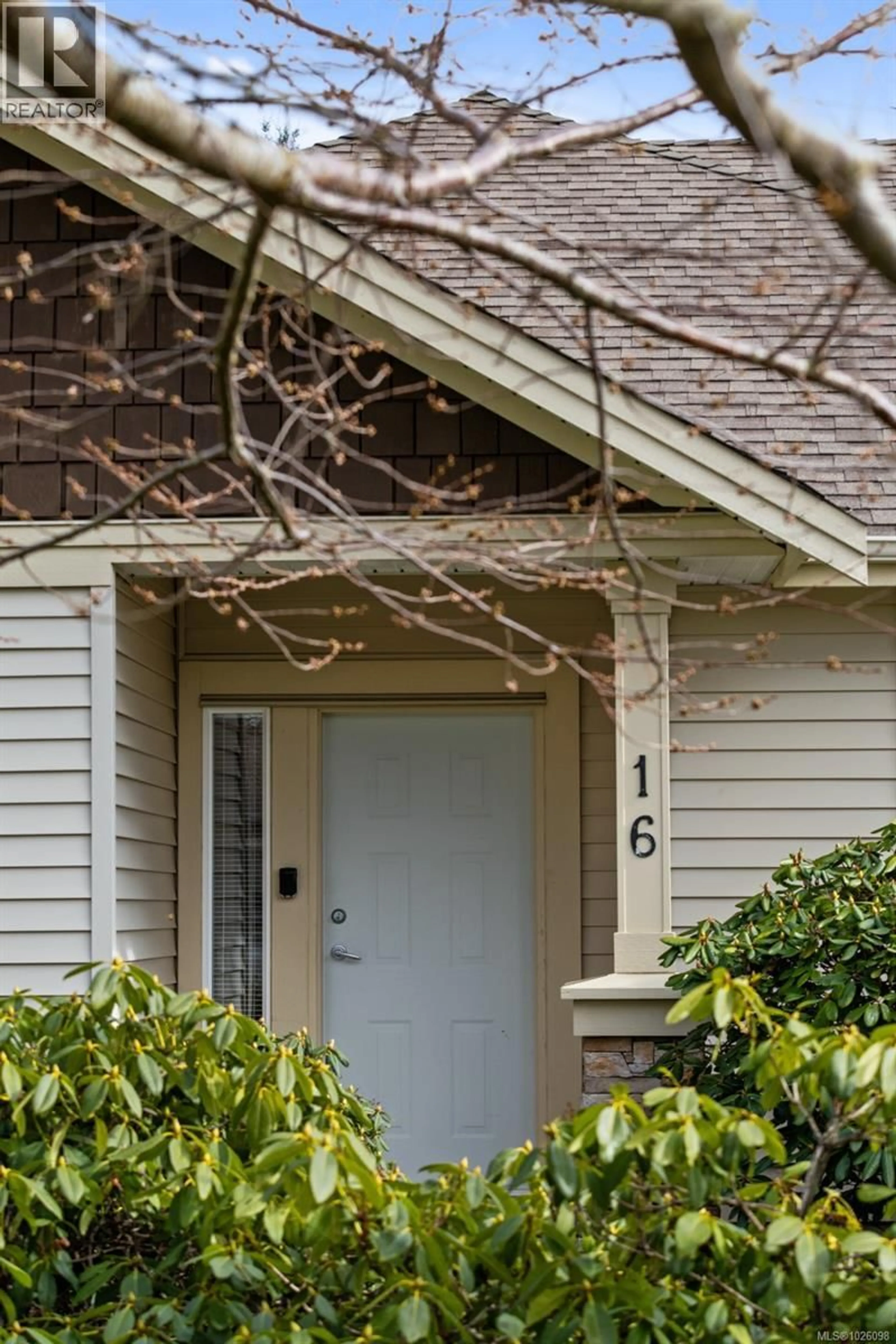 Home with vinyl exterior material, street for 16 - 730 ASPEN ROAD, Comox British Columbia V9M0A4