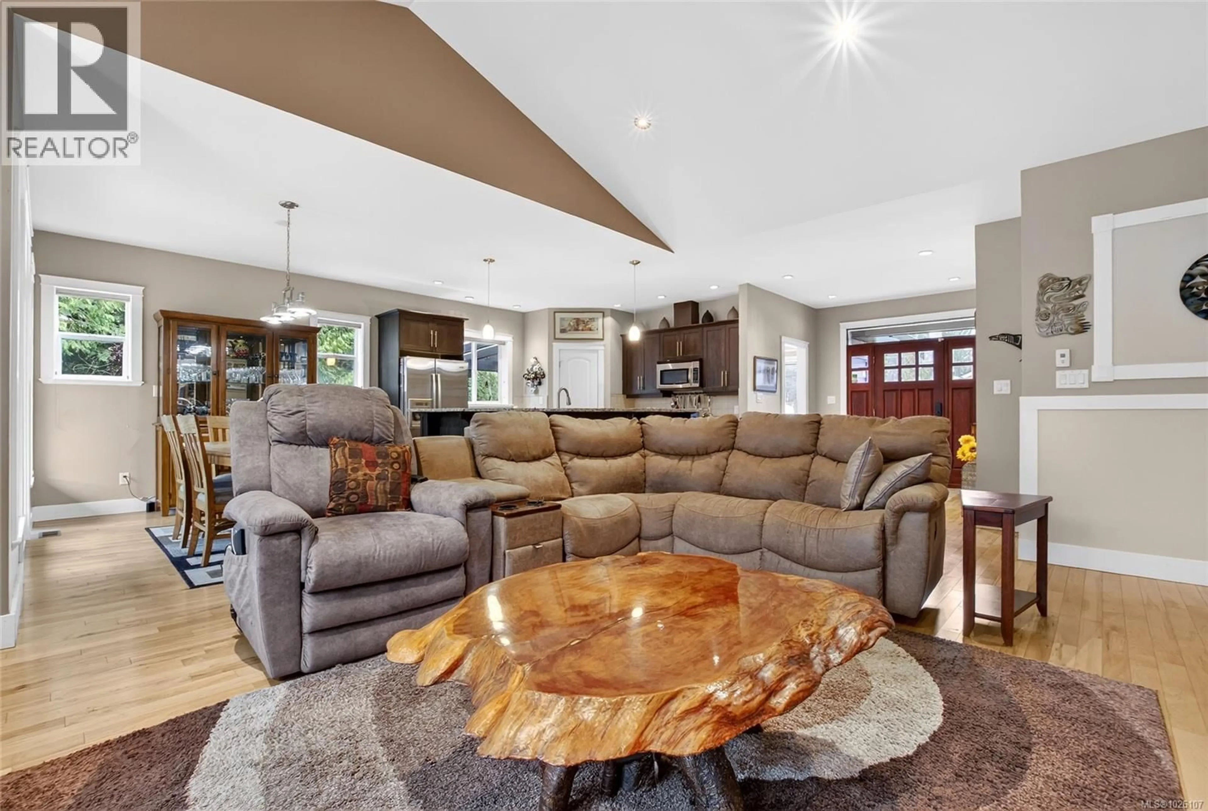 Living room with furniture, unknown for 3513 TWIN CEDARS DRIVE, Cobble Hill British Columbia V0R1L2