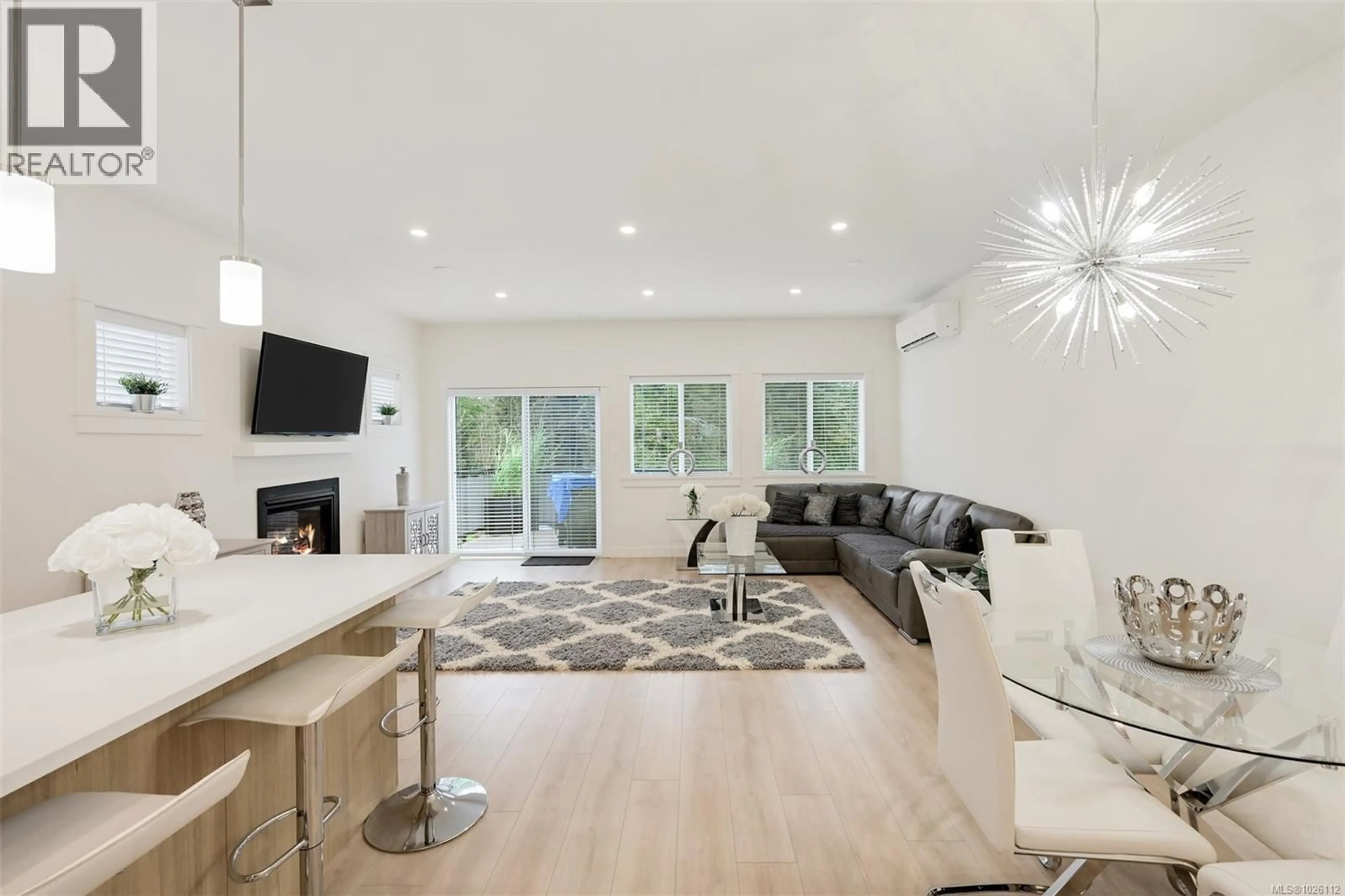 Living room with furniture, unknown for 813 TOMACK LOOP, Langford British Columbia V9C0R3