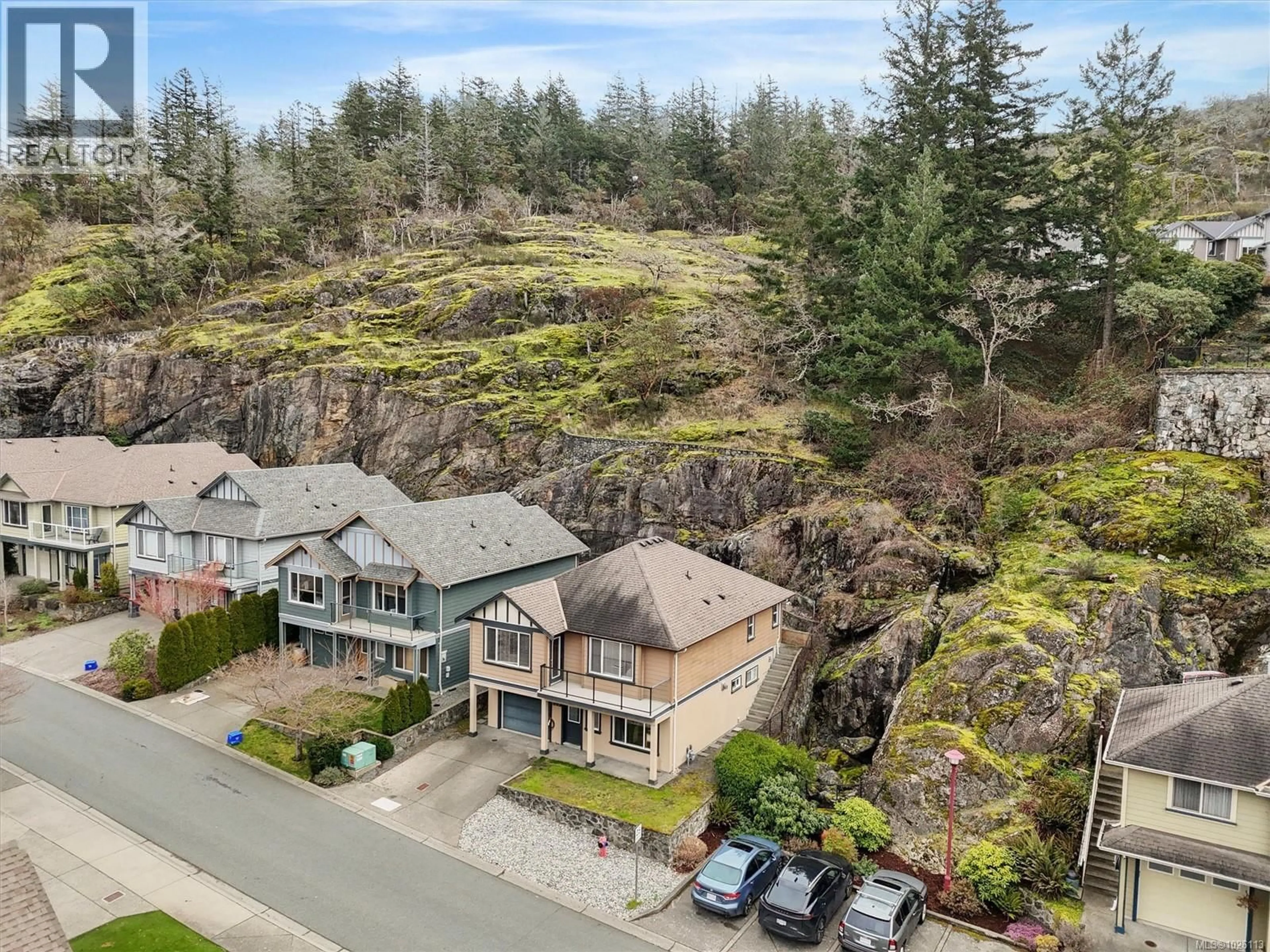 A pic from outside/outdoor area/front of a property/back of a property/a pic from drone, water/lake/river/ocean view for 609 KINGSVIEW RIDGE, Langford British Columbia V9B6T5