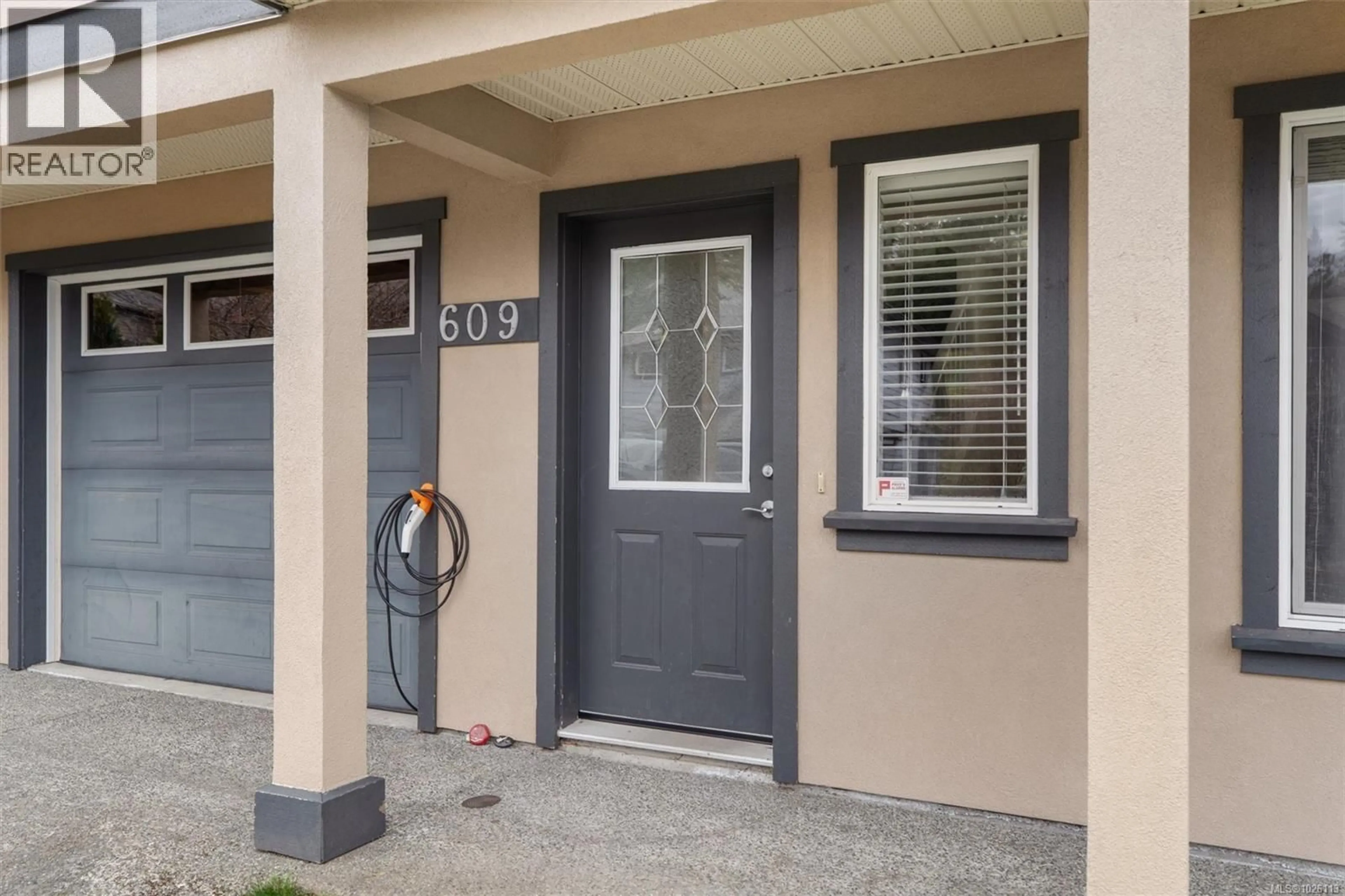Indoor entryway for 609 KINGSVIEW RIDGE, Langford British Columbia V9B6T5