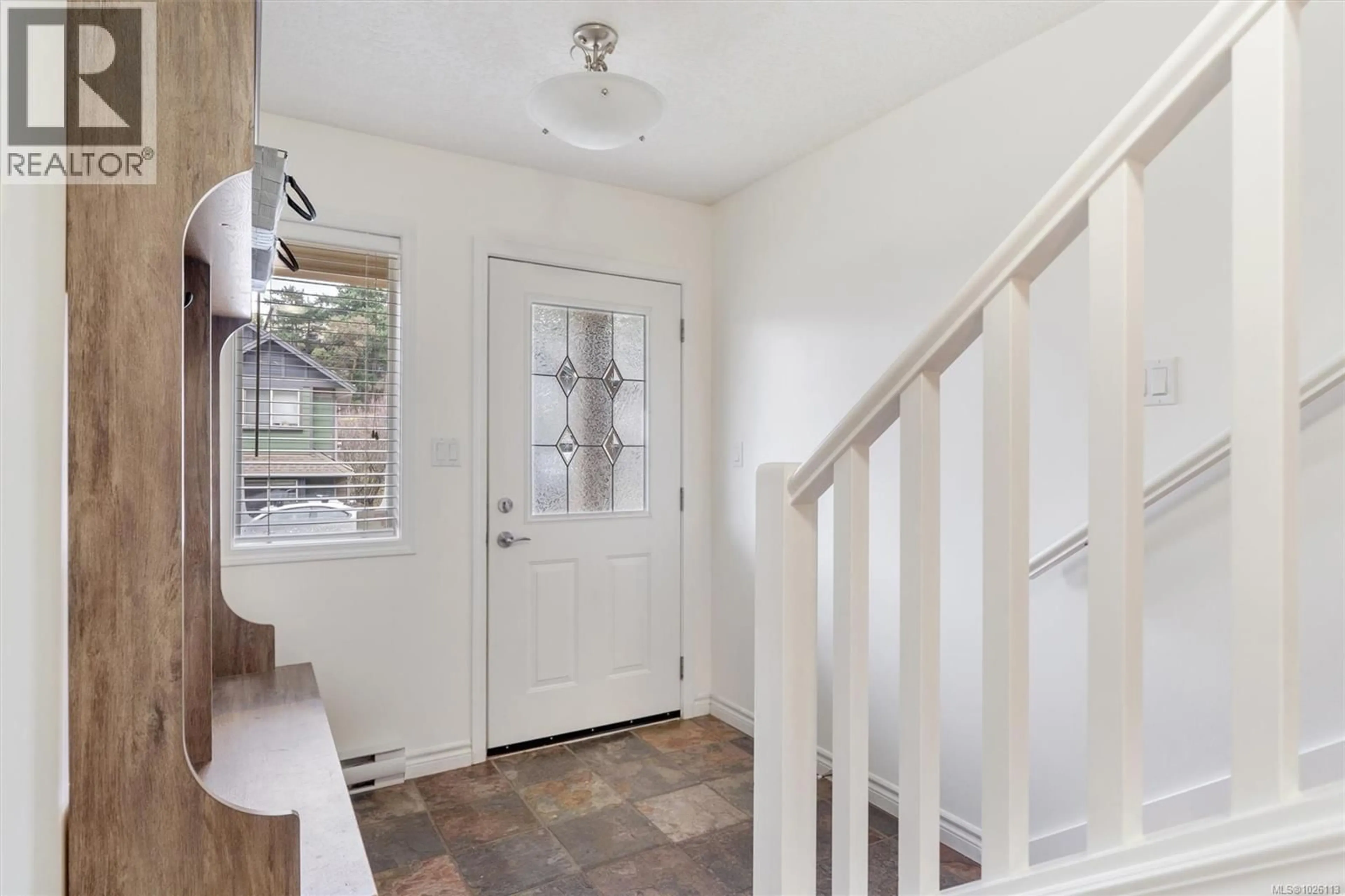 Indoor entryway for 609 KINGSVIEW RIDGE, Langford British Columbia V9B6T5