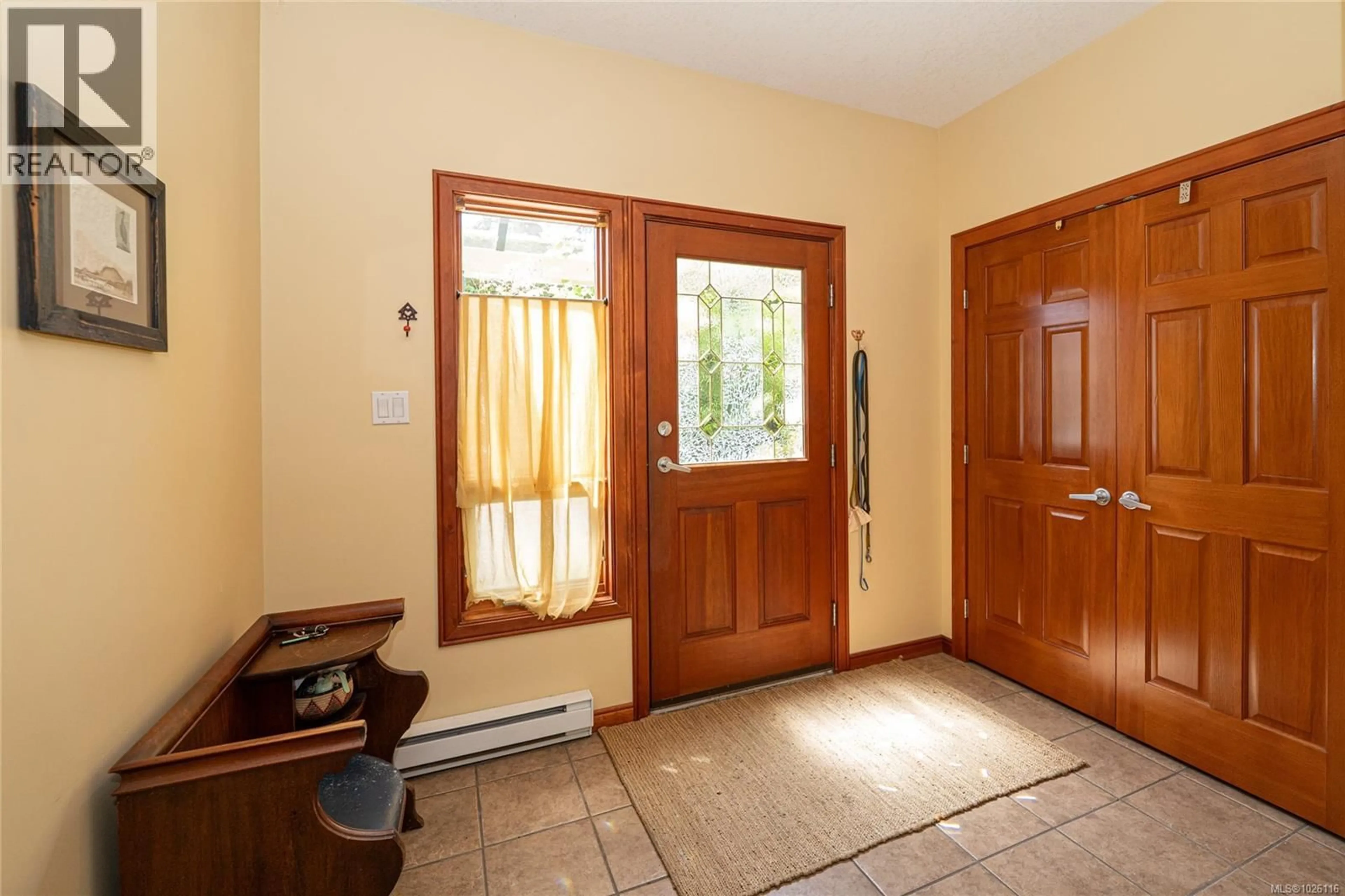 Indoor entryway for 9 - 133 CORBETT ROAD, Salt Spring British Columbia V8K2W6