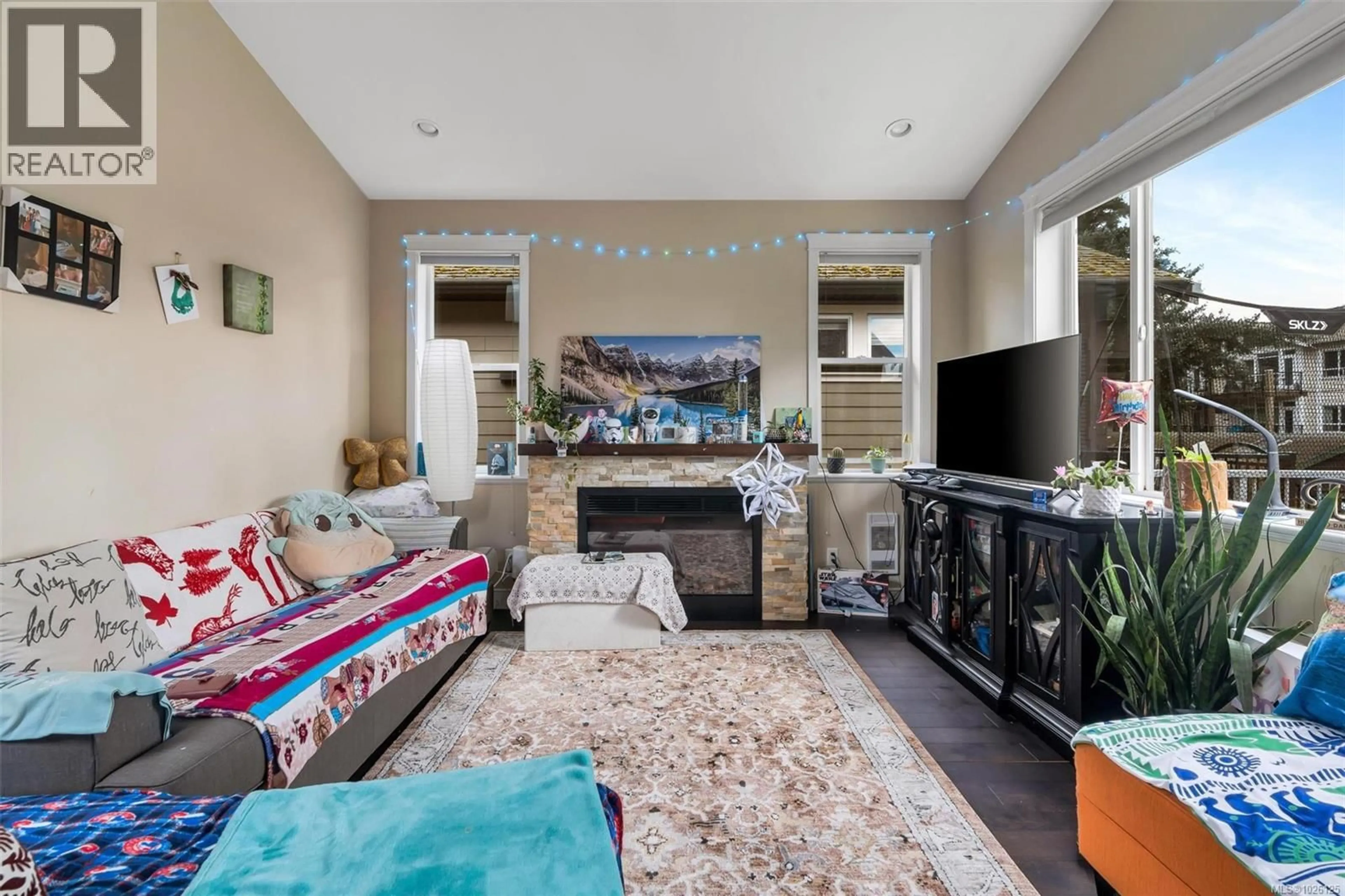 Living room with furniture, unknown for 951 BRAY AVENUE, Langford British Columbia V9B2S9