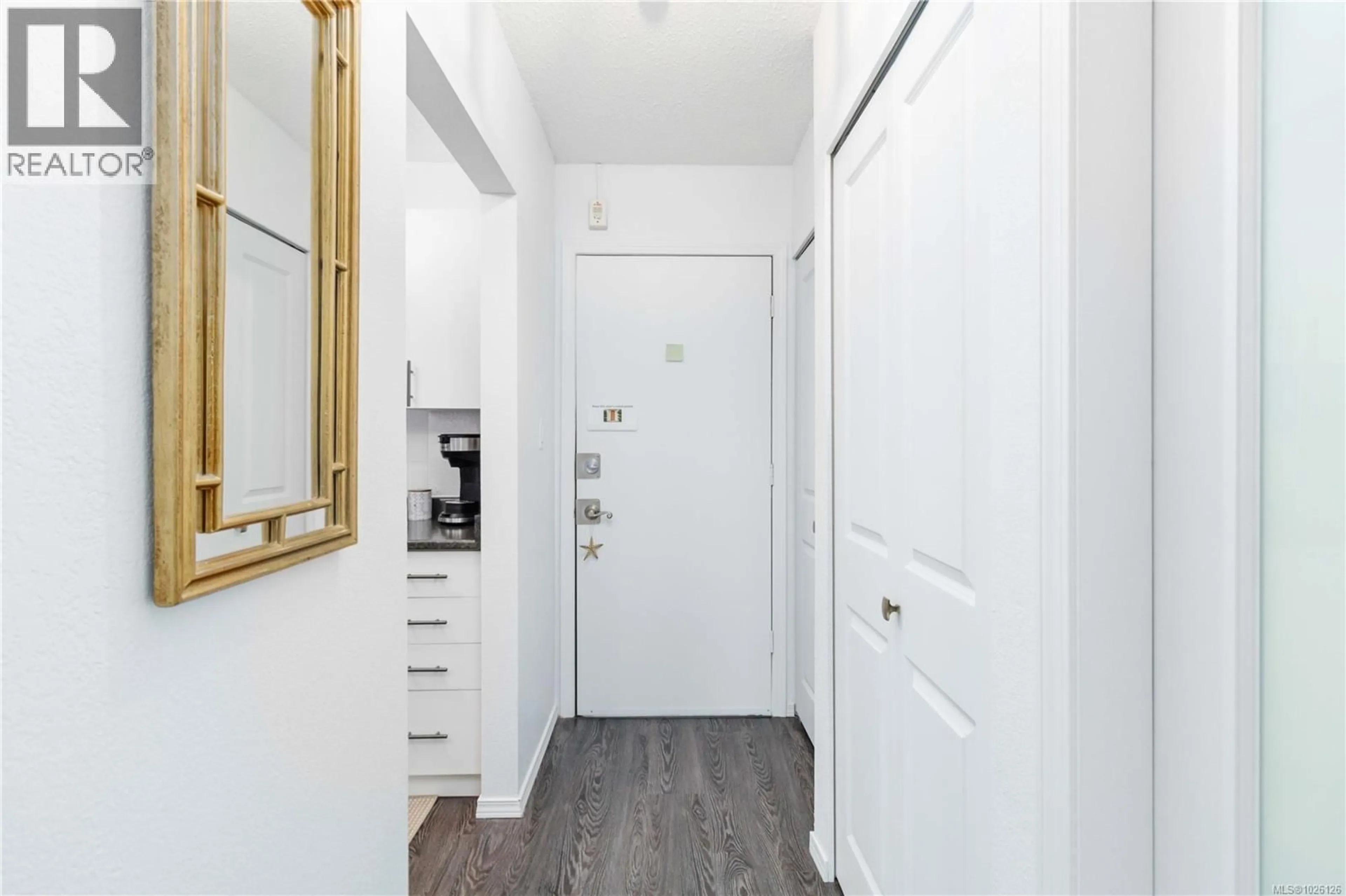 Indoor entryway for 308 - 3225 ELDON PLACE, Saanich British Columbia V8Z6A7