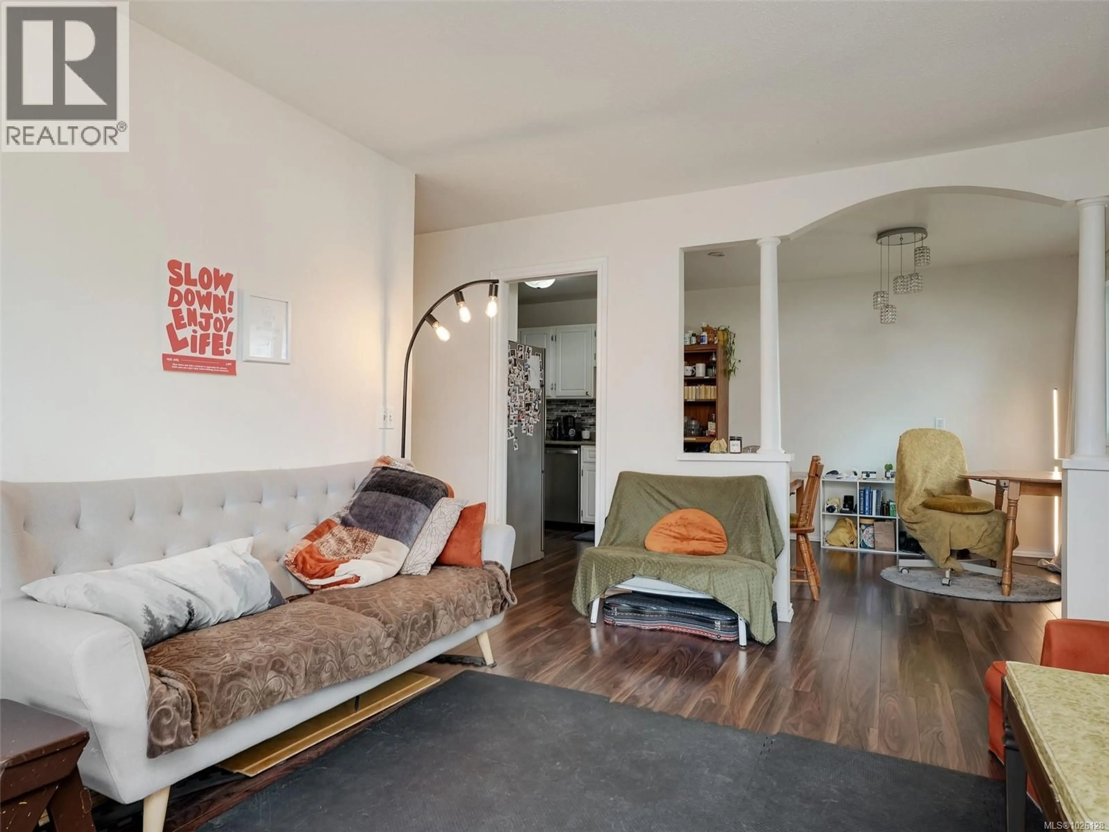 Living room with furniture, unknown for 201 - 1215 BAY STREET, Victoria British Columbia V8T1S7