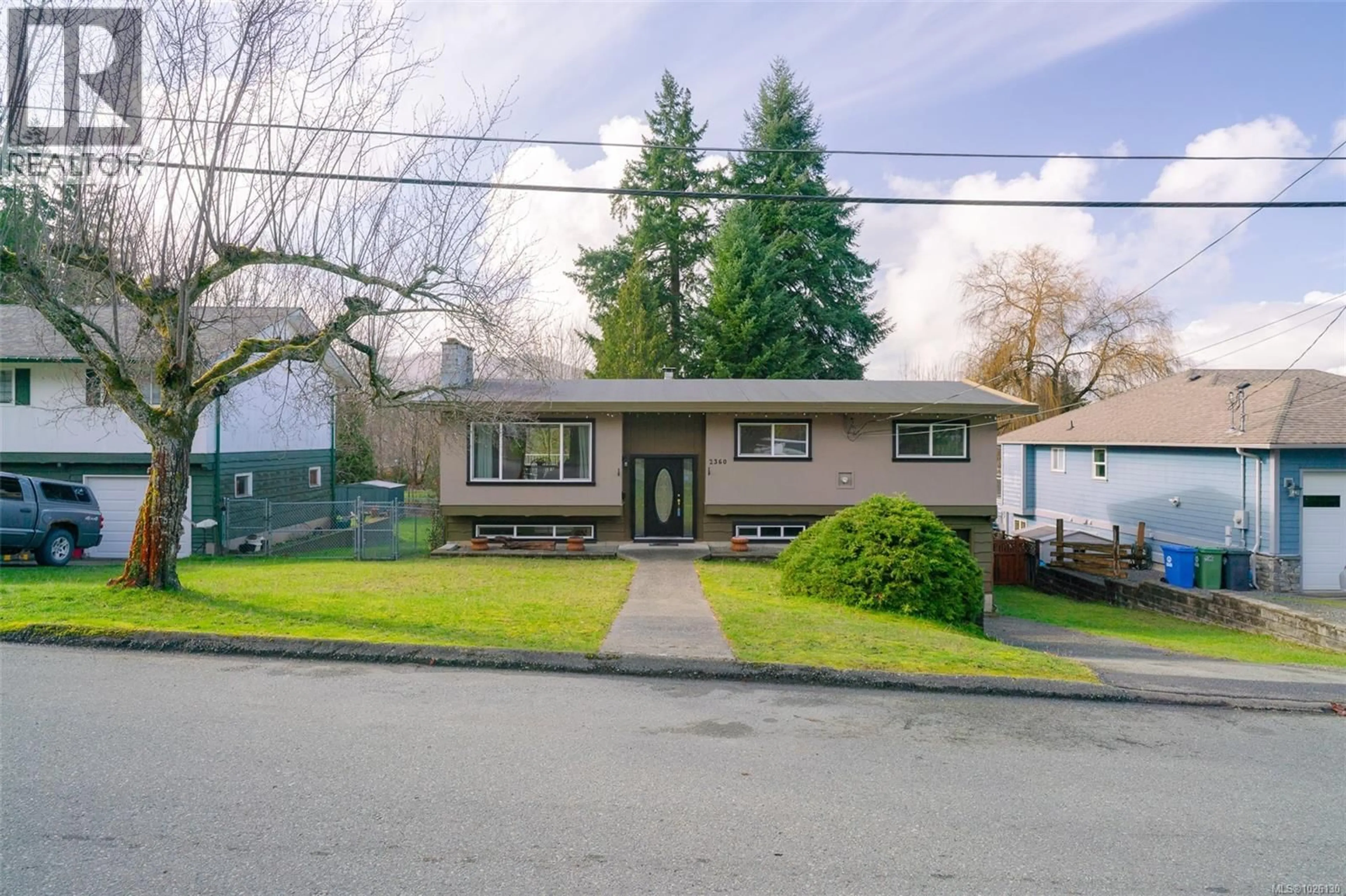 Home with vinyl exterior material, street for 2360 11TH AVENUE, Port Alberni British Columbia V9Y2S5
