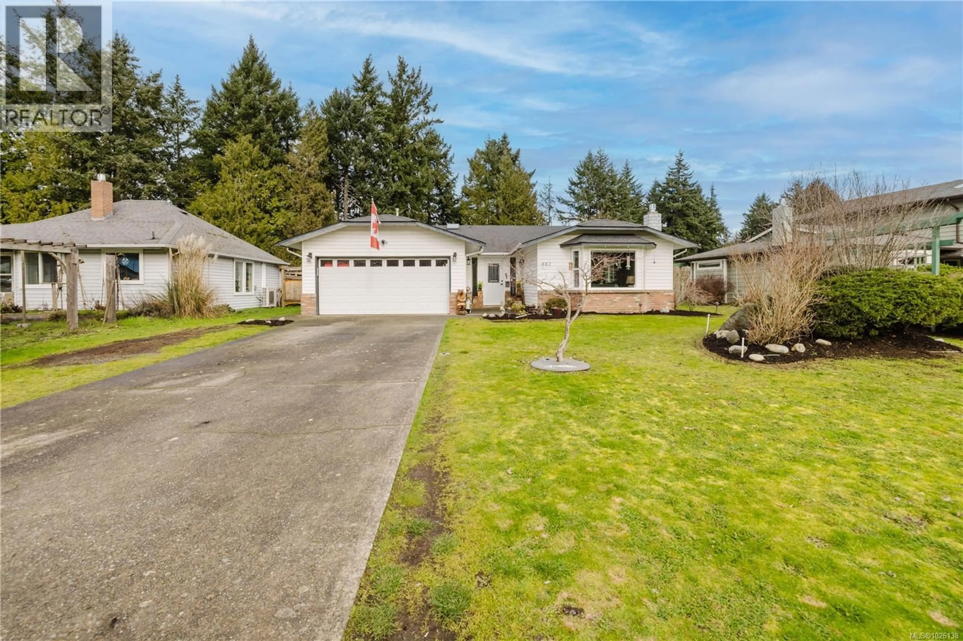 Home with vinyl exterior material, street for 882 SUNRIDGE VALLEY DRIVE, Colwood British Columbia V9B5L3