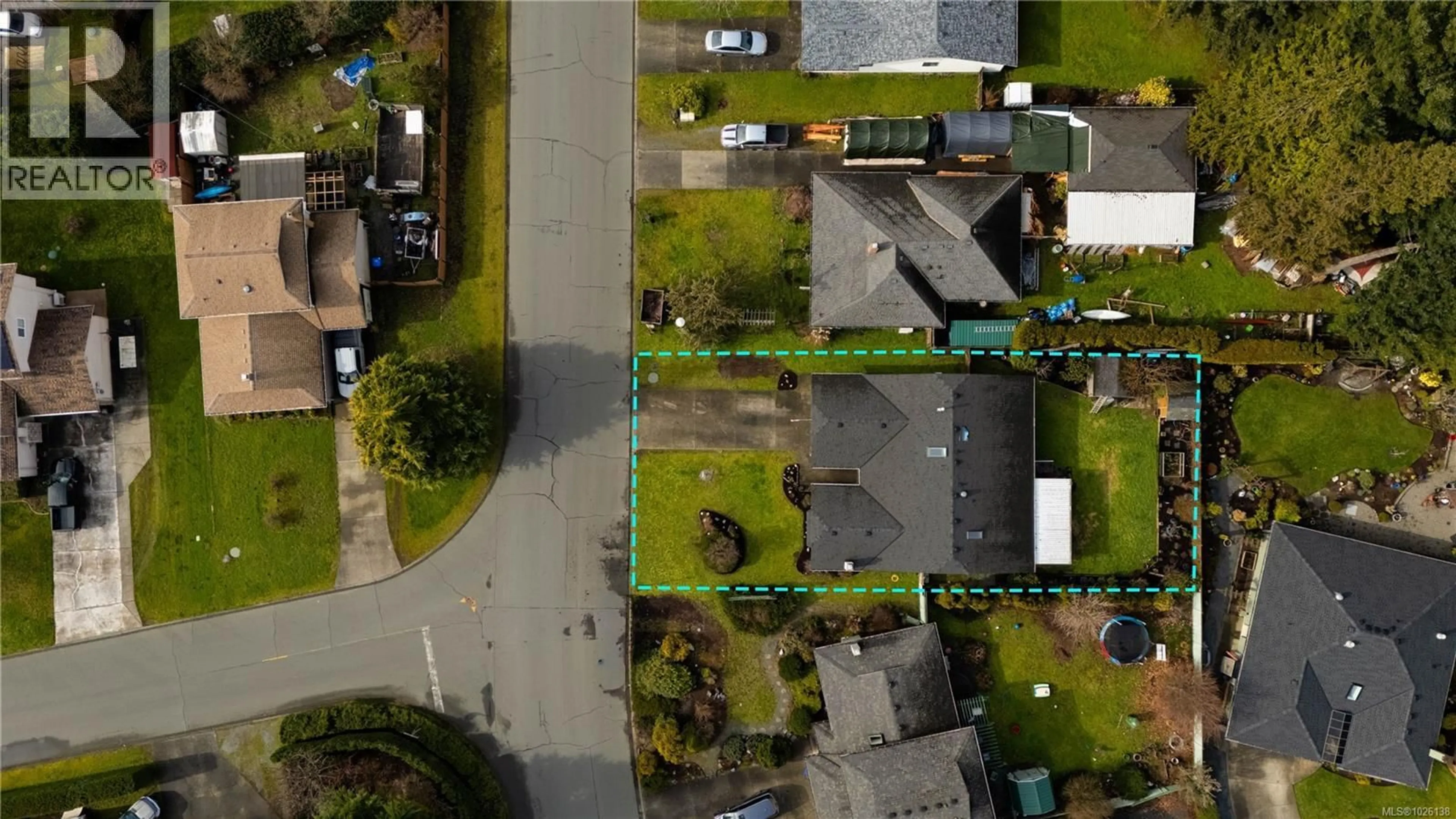 A pic from outside/outdoor area/front of a property/back of a property/a pic from drone, street for 882 SUNRIDGE VALLEY DRIVE, Colwood British Columbia V9B5L3