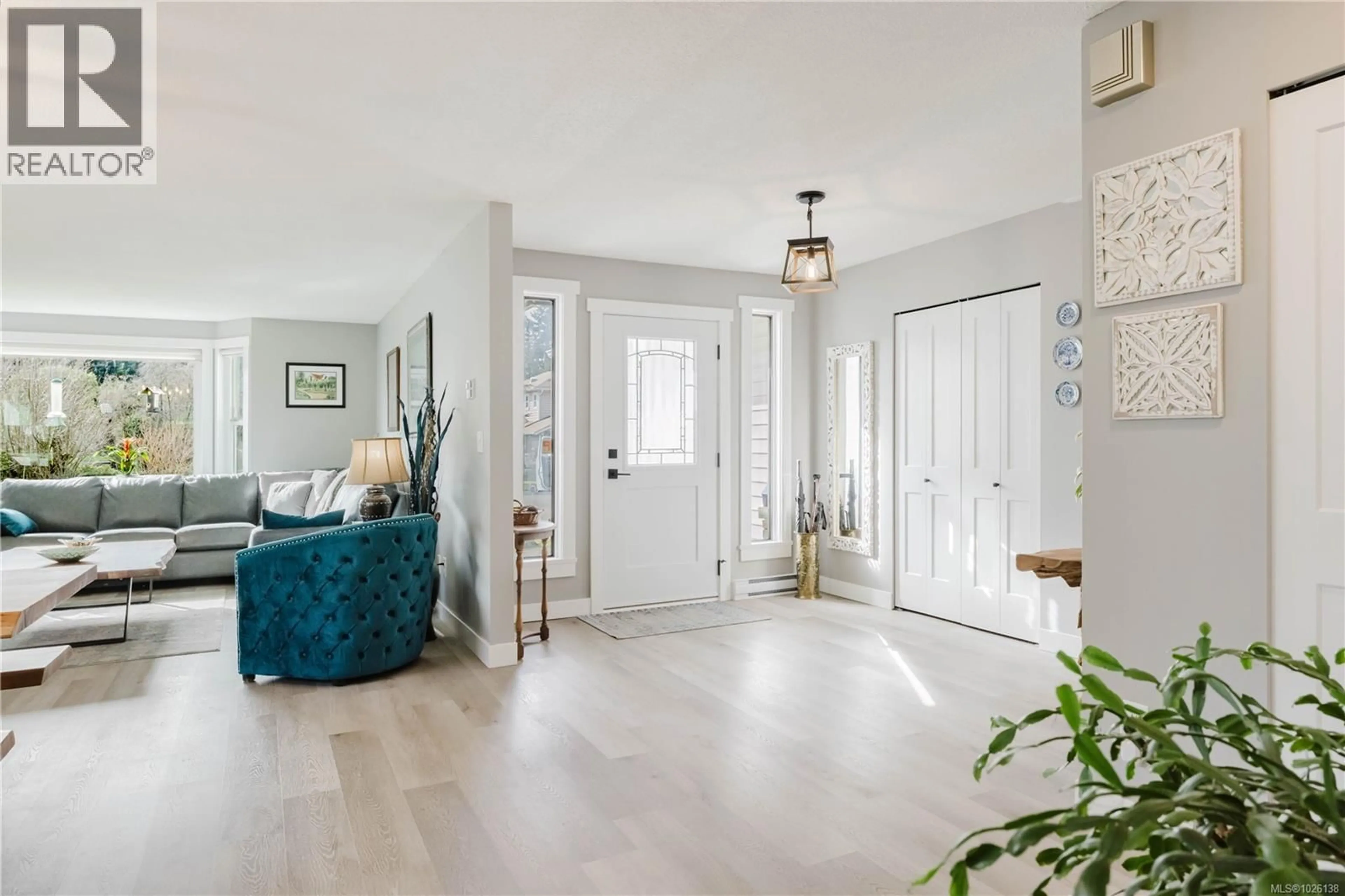 Indoor entryway for 882 SUNRIDGE VALLEY DRIVE, Colwood British Columbia V9B5L3