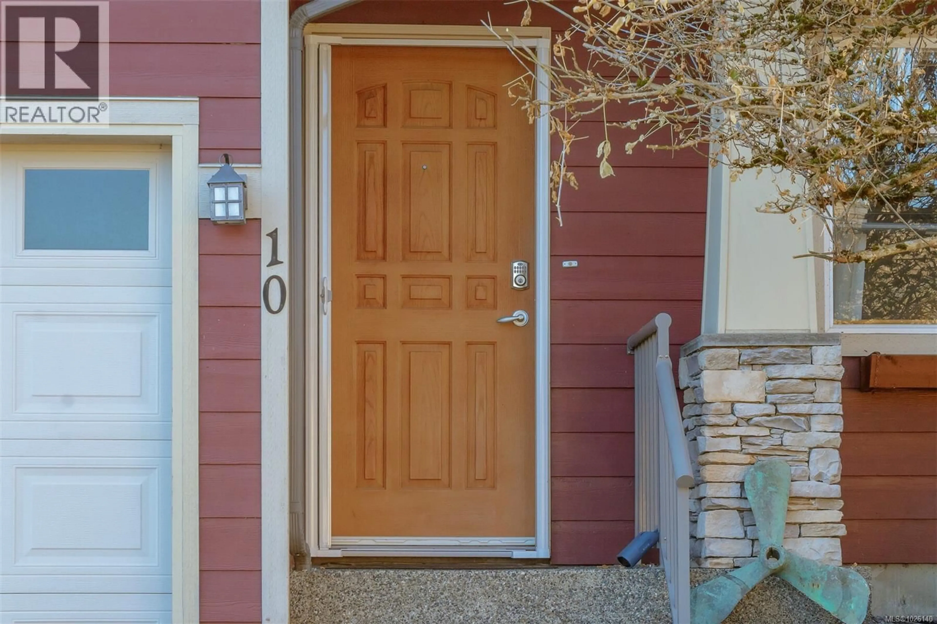 Indoor entryway for 10 - 332 BELAIRE STREET, Ladysmith British Columbia V9G1A6