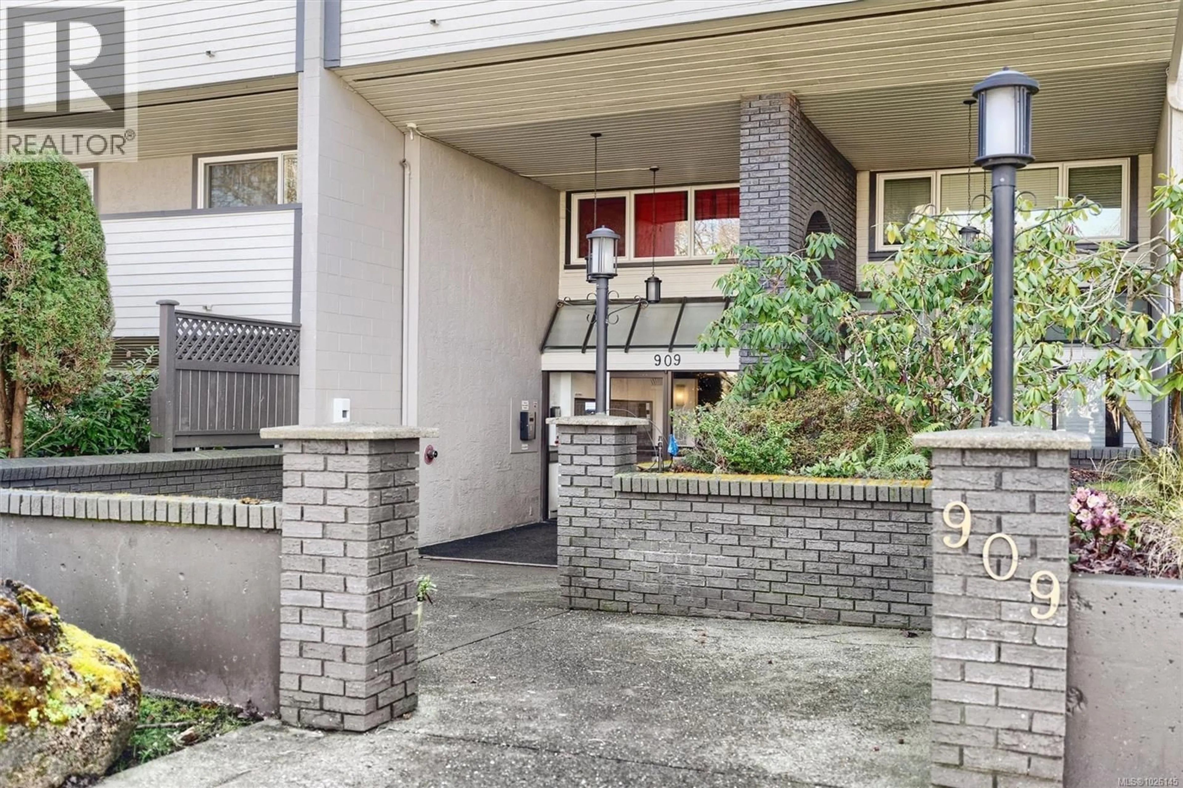 Unknown for 213 - 909 PEMBROKE STREET, Victoria British Columbia V8T4Z5