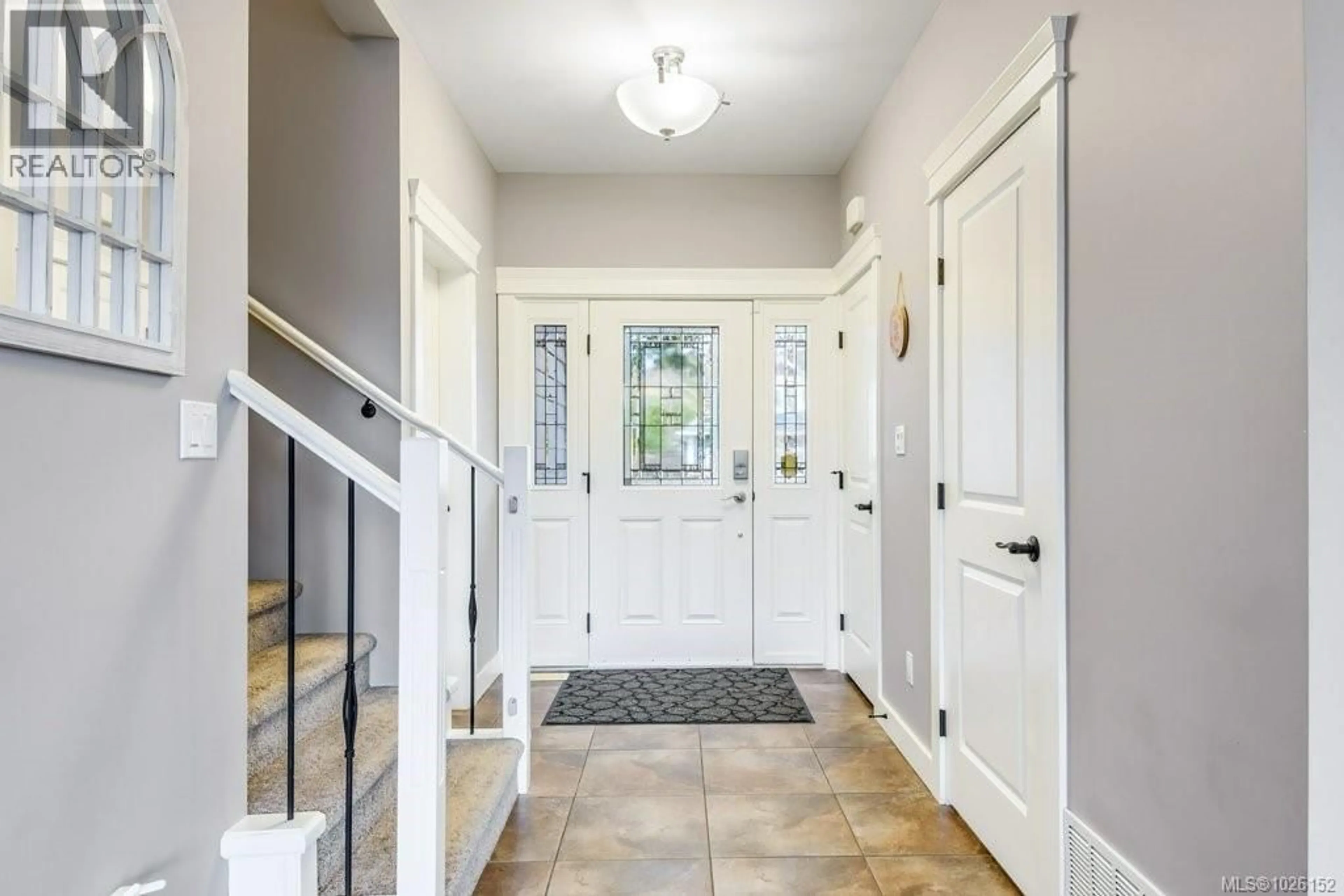 Indoor entryway for 373 LEGACY DRIVE, Campbell River British Columbia V9W0A6