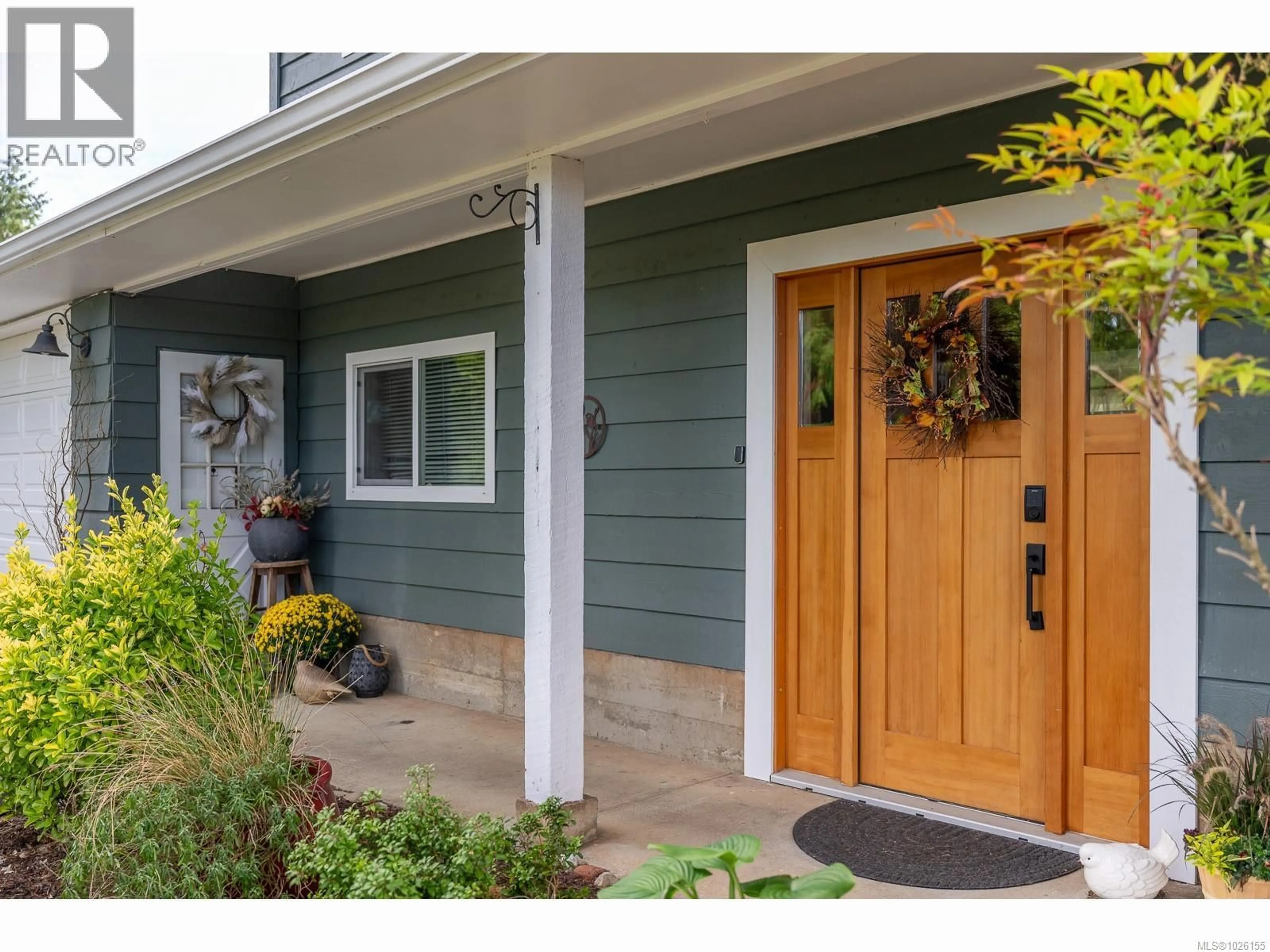 Indoor entryway for 7485 FERNMAR ROAD, Lantzville British Columbia V0R2H0