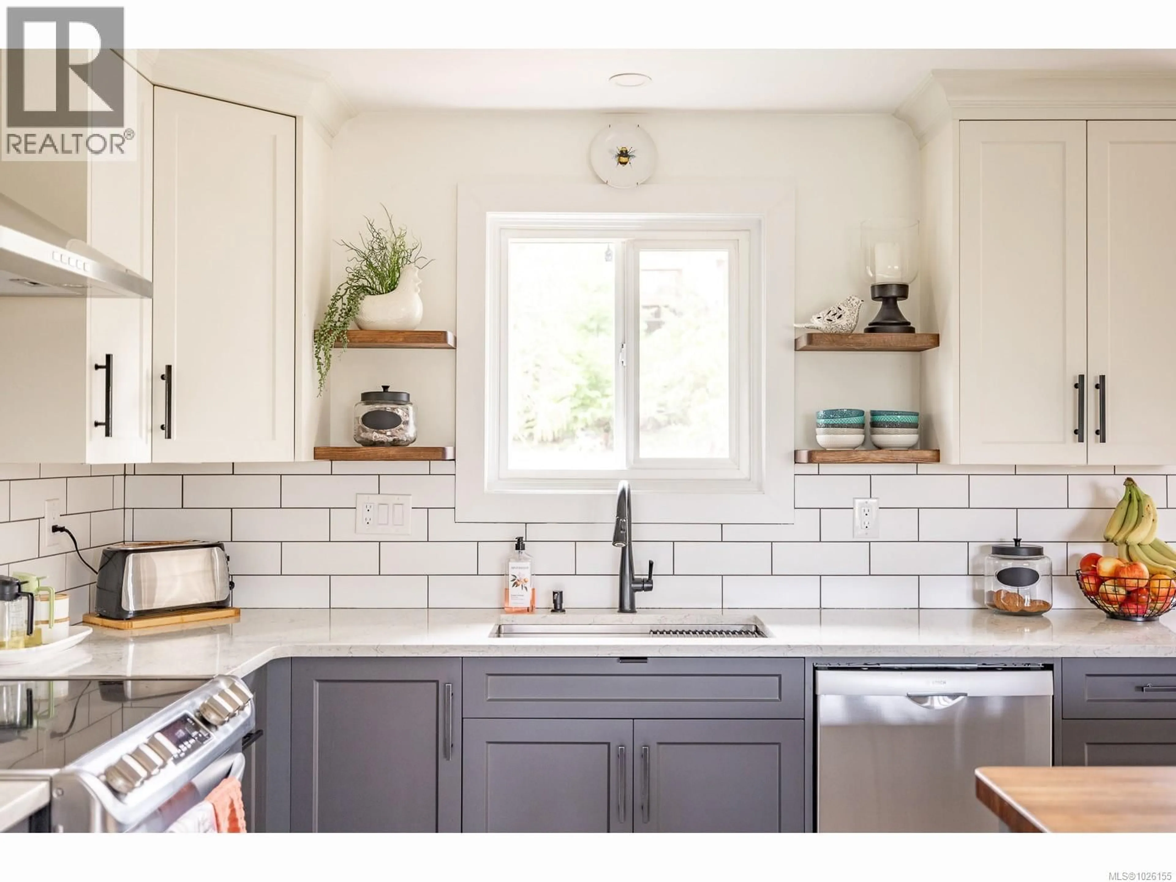 Open concept kitchen, ceramic/tile floor for 7485 FERNMAR ROAD, Lantzville British Columbia V0R2H0