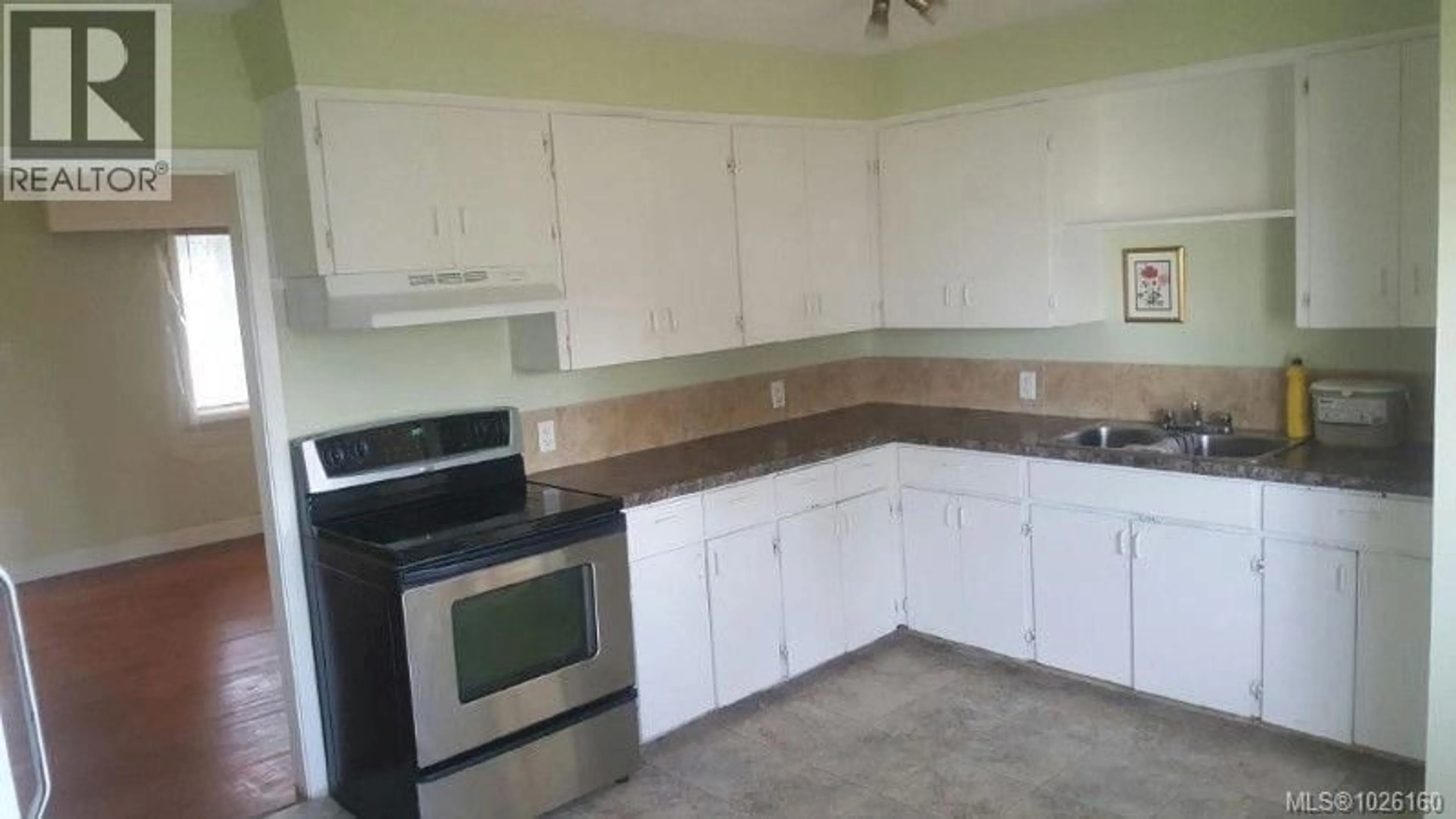 Standard kitchen, unknown for 308 HAREWOOD ROAD, Nanaimo British Columbia V9R2Z2