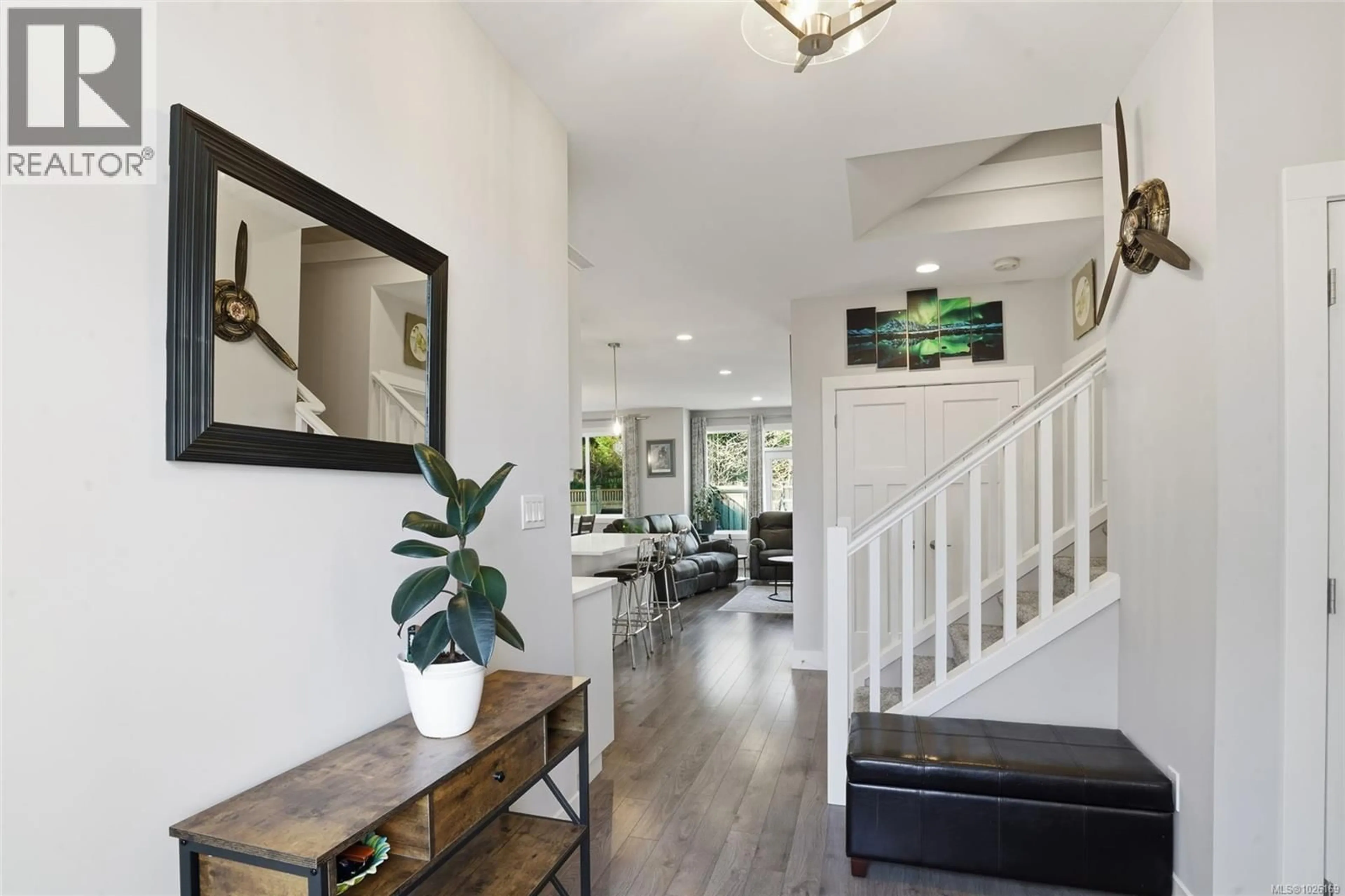 Indoor entryway for 751 JAMES PLACE, Ladysmith British Columbia V9G1W2