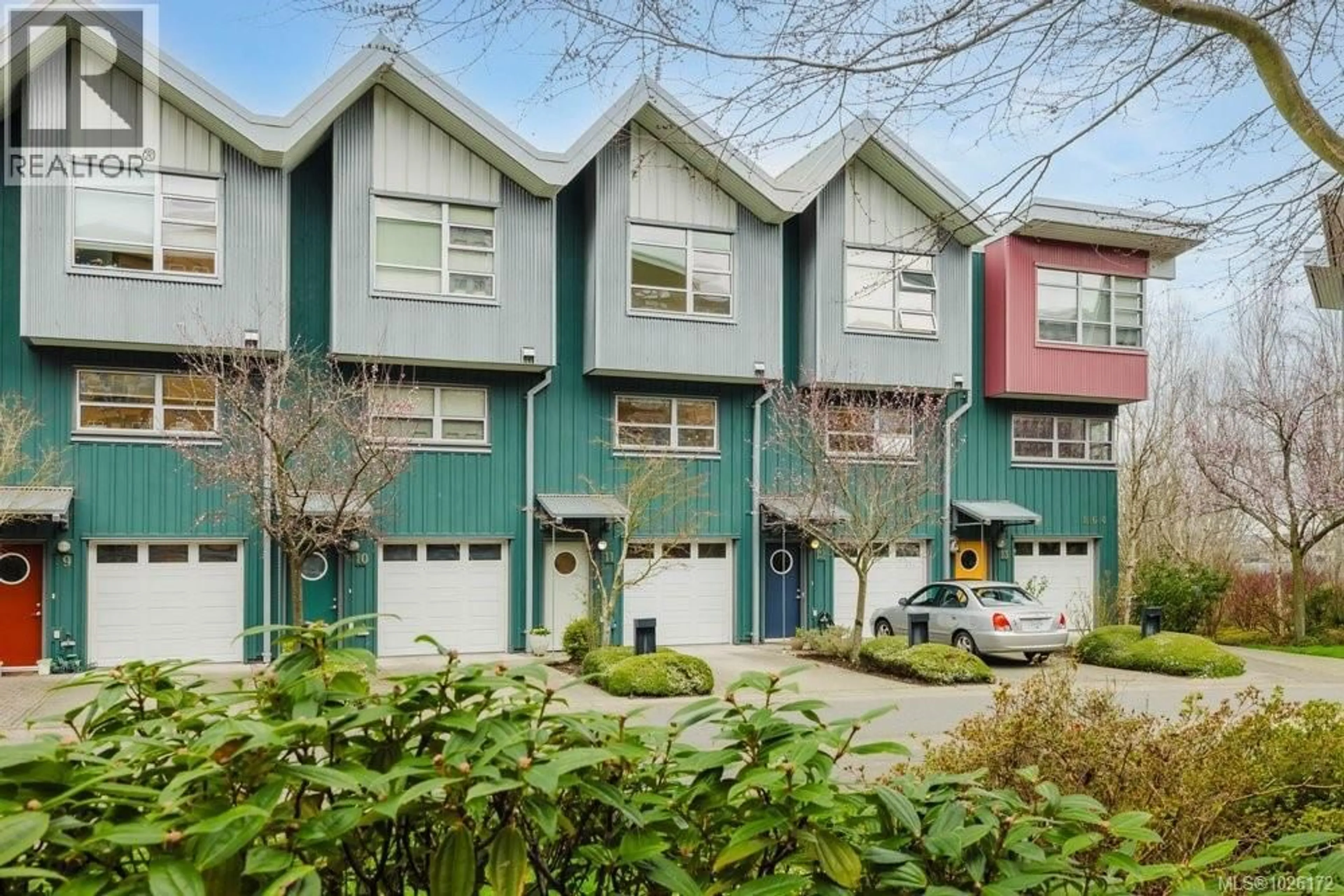 Home with vinyl exterior material, street for 11 - 864 CENTRAL SPUR ROAD, Victoria British Columbia V9A0C1