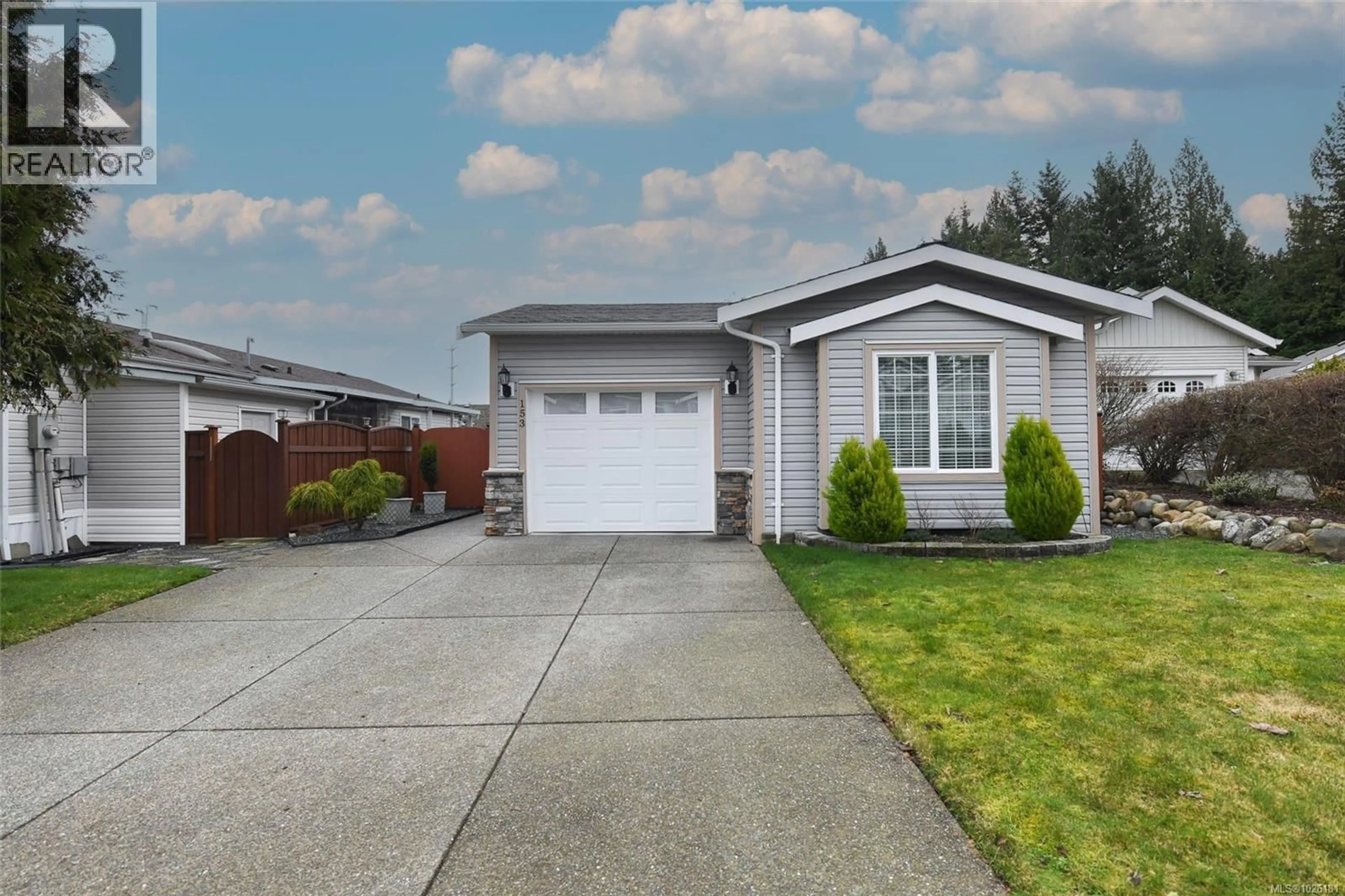 Home with vinyl exterior material, street for 153 - 4714 MUIR ROAD, Courtenay British Columbia V9N8Z6