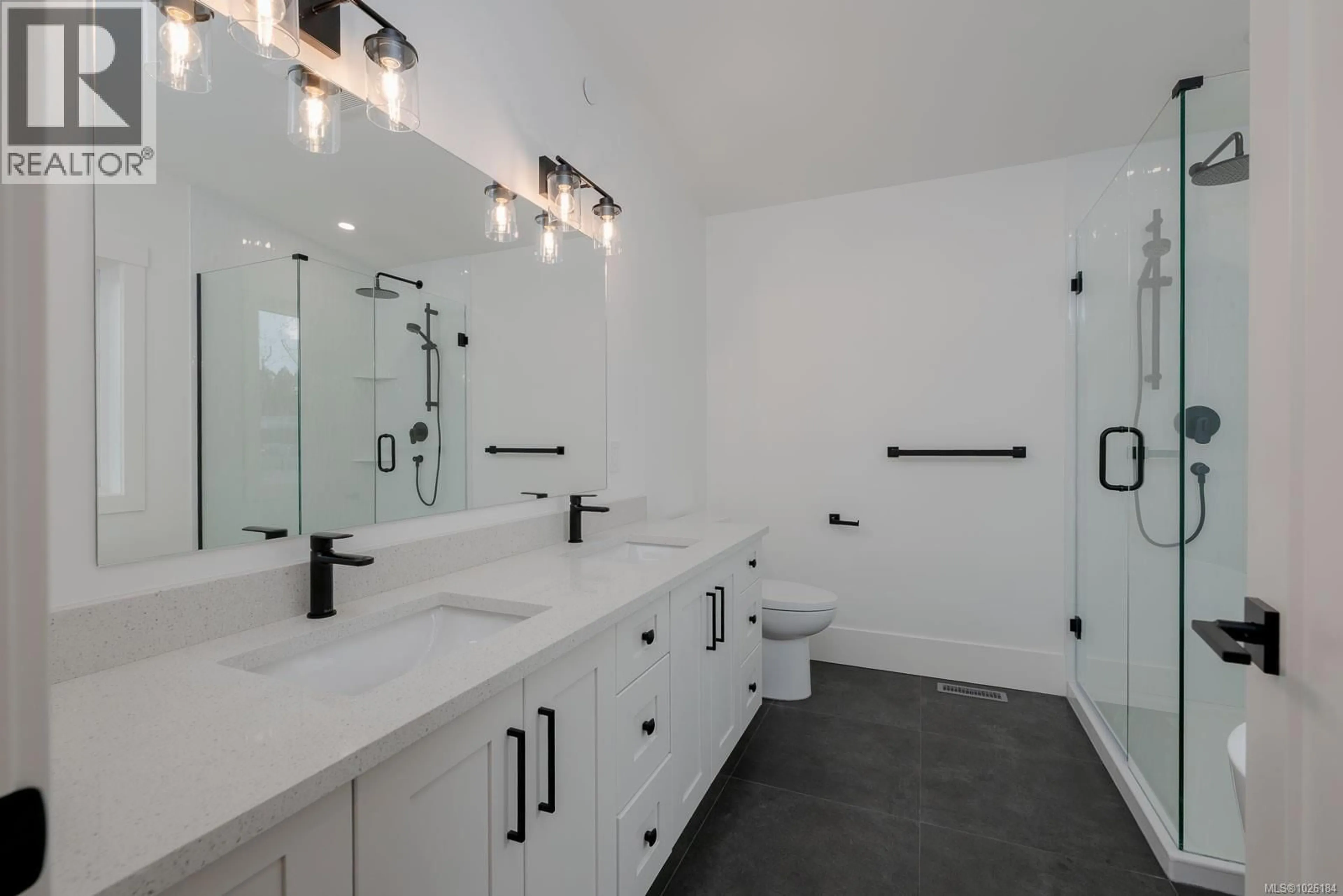 Contemporary bathroom, ceramic/tile floor for 4191 CORUNNA AVENUE, Nanaimo British Columbia V9T1Z3