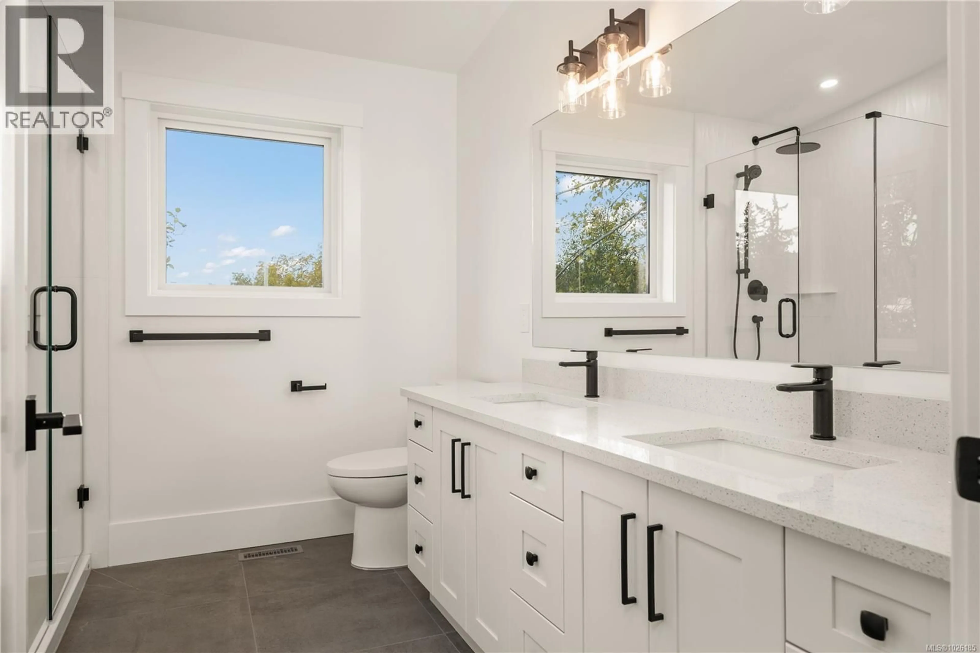 Contemporary bathroom, ceramic/tile floor for 4193 CORUNNA AVENUE, Nanaimo British Columbia V9T1Z3