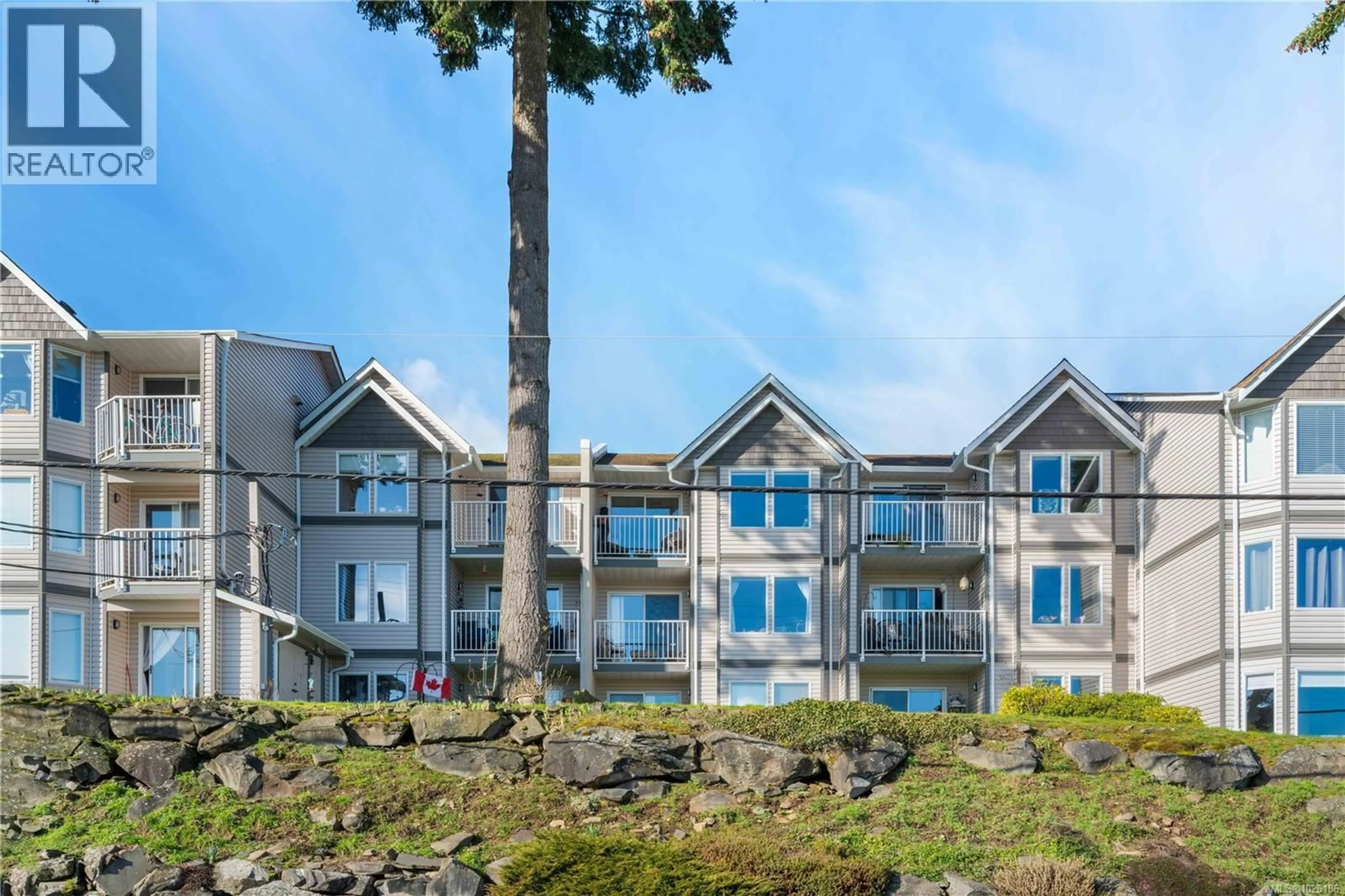 A pic from outside/outdoor area/front of a property/back of a property/a pic from drone, mountain view for 304 - 9916 DANIEL STREET, Chemainus British Columbia V0R1K1