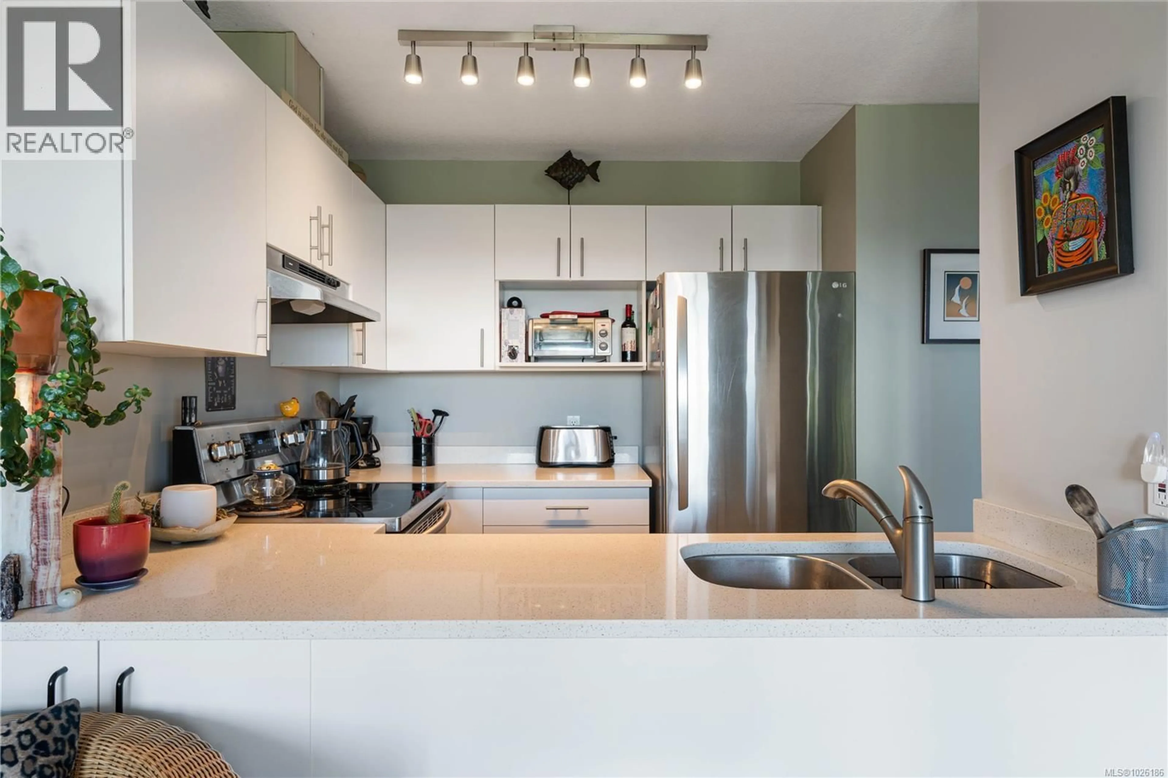 Open concept kitchen, unknown for 304 - 9916 DANIEL STREET, Chemainus British Columbia V0R1K1