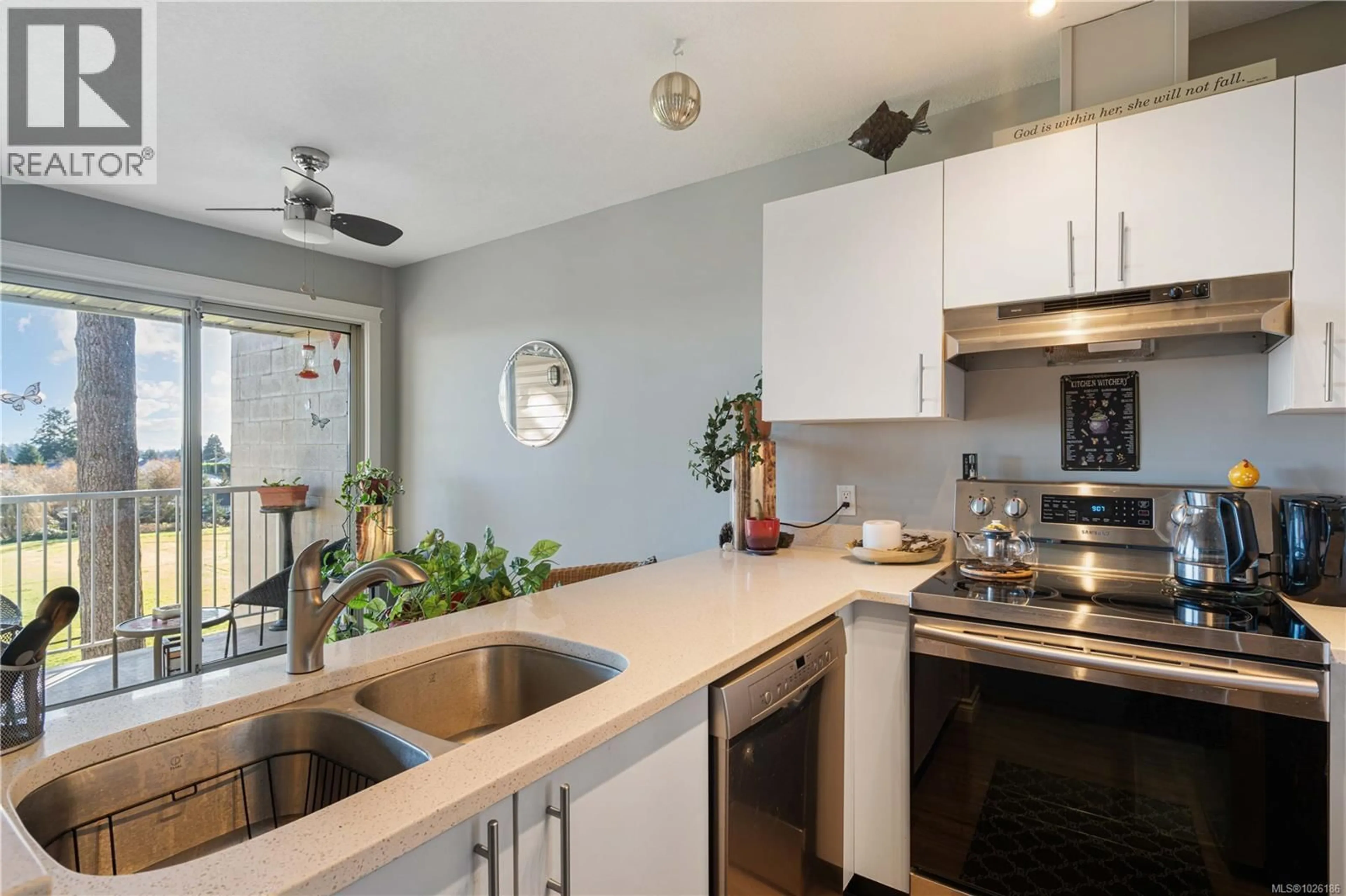 Standard kitchen, unknown for 304 - 9916 DANIEL STREET, Chemainus British Columbia V0R1K1