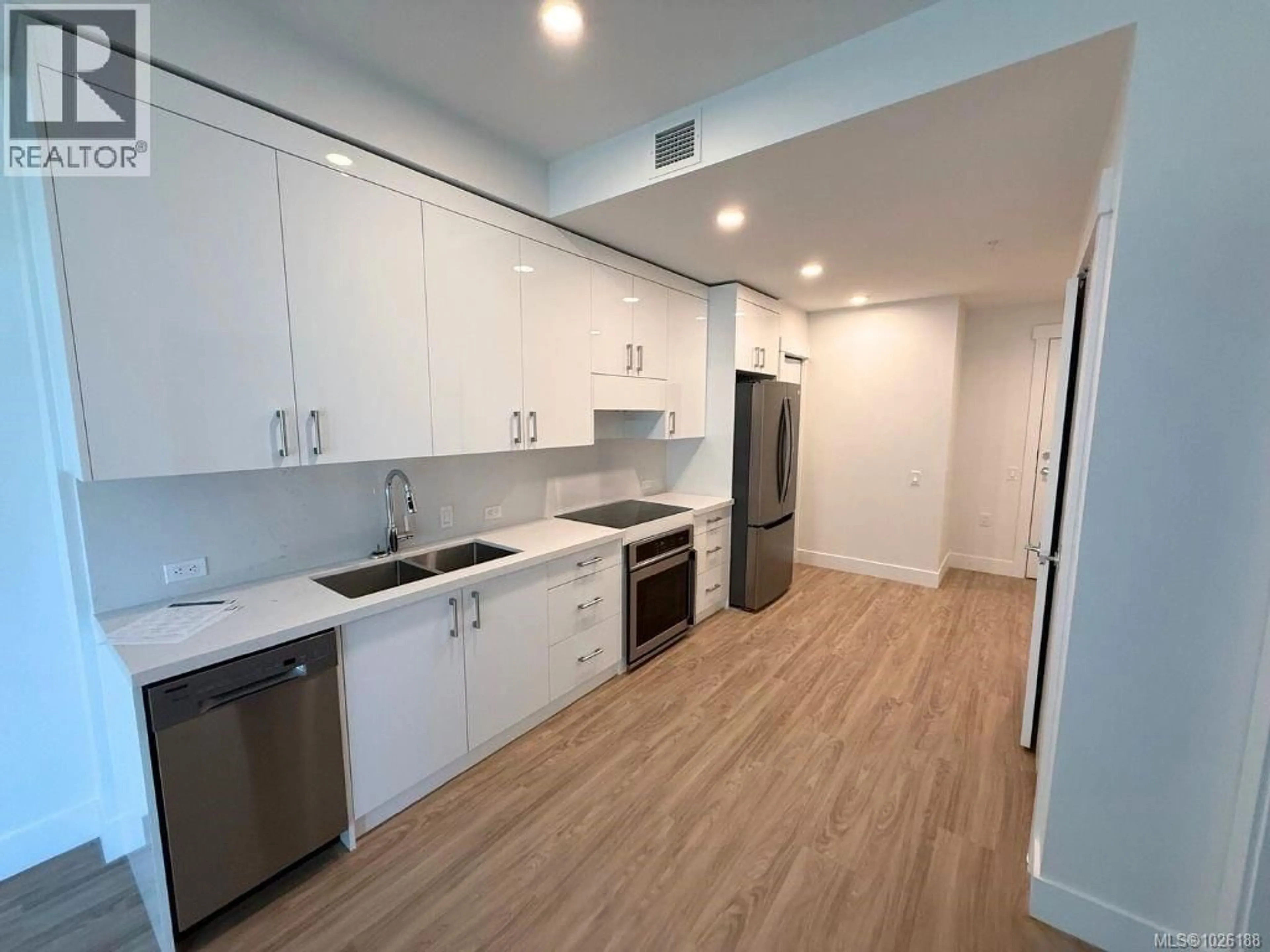 Standard kitchen, unknown for 302 - 6320 SENTINAL DRIVE, Nanaimo British Columbia V9V1W4