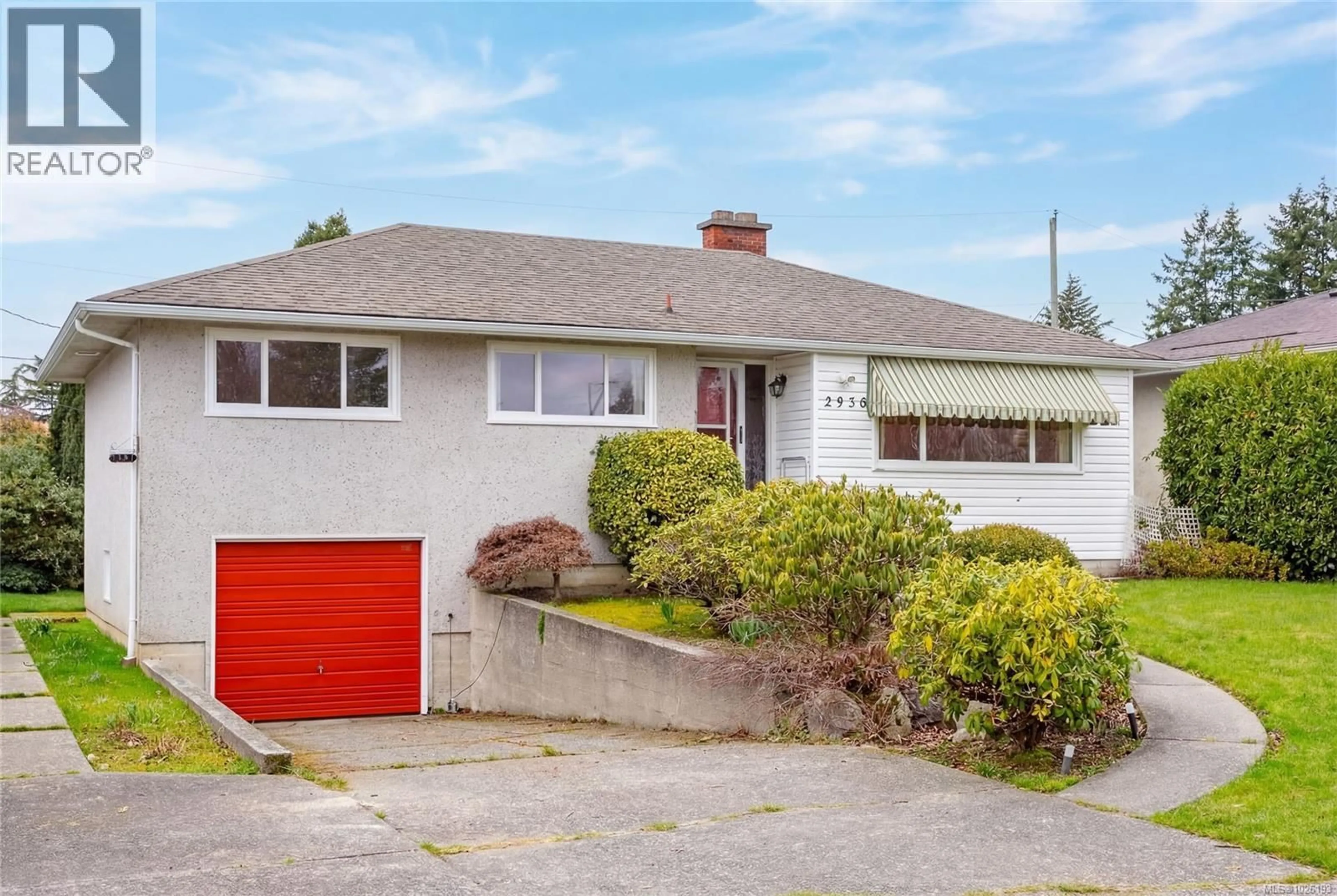 Home with vinyl exterior material, street for 2930 ORIOLE STREET, Saanich British Columbia V8R2W8