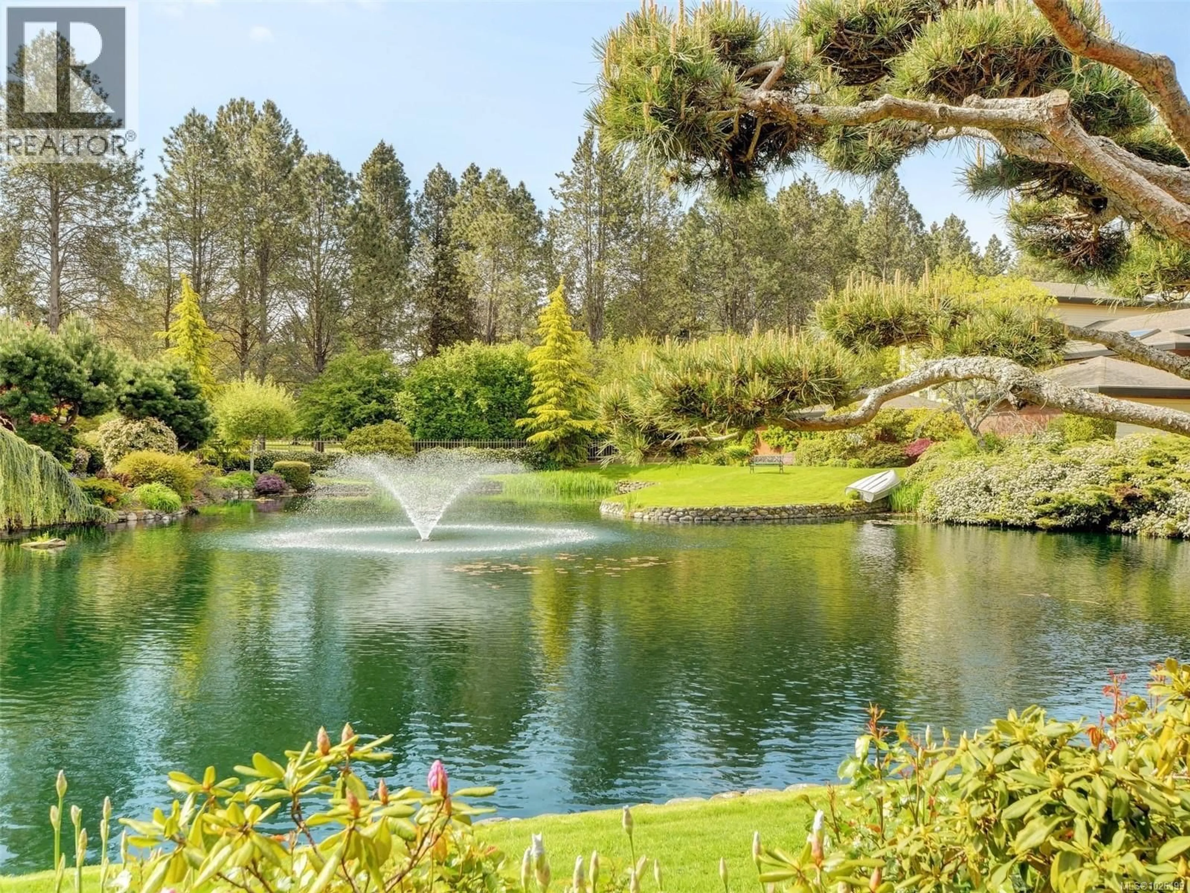 Unknown for 125 - 2345 CEDAR HILL CROSS ROAD, Oak Bay British Columbia V8P5M8