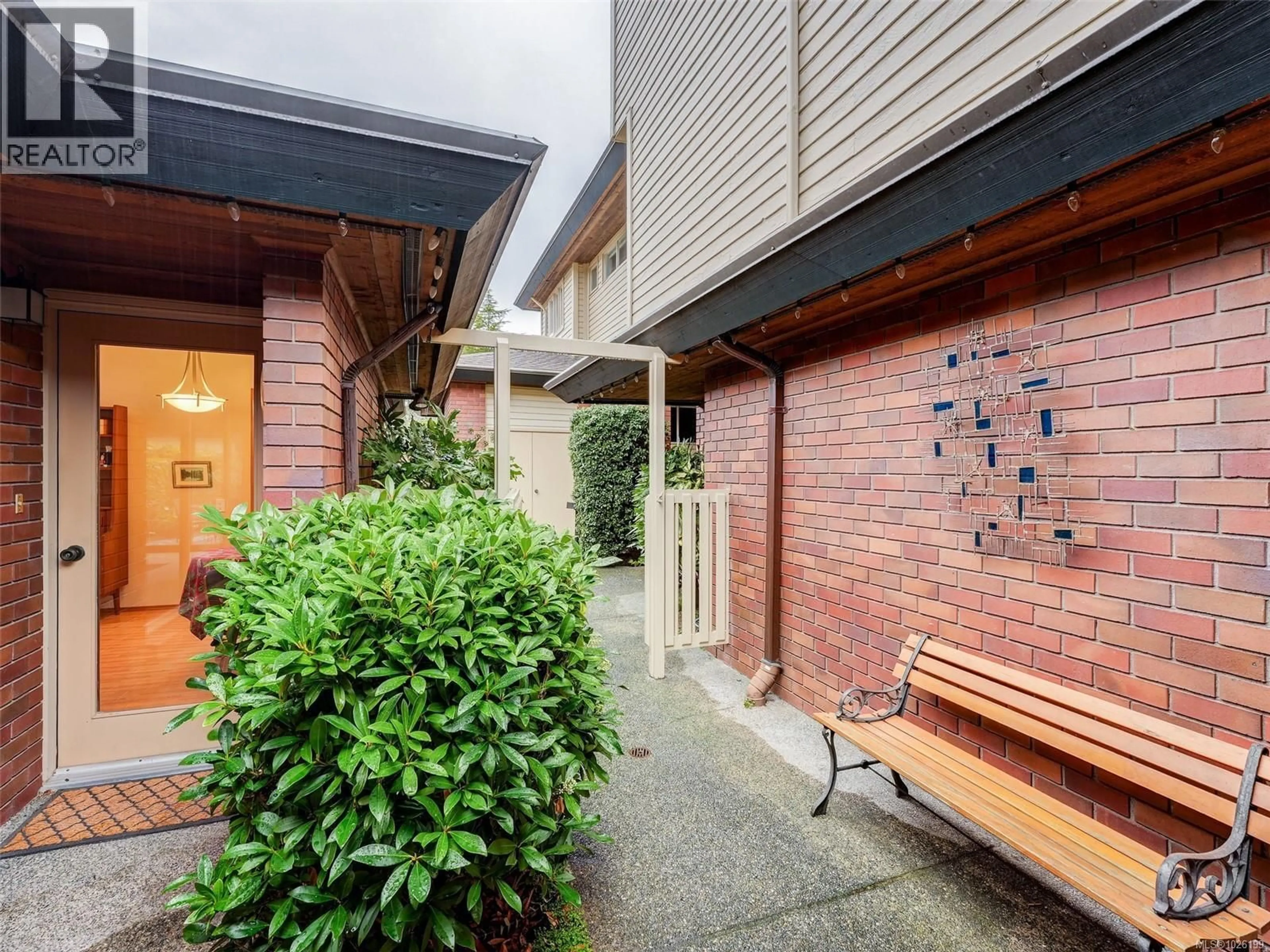 Unknown for 125 - 2345 CEDAR HILL CROSS ROAD, Oak Bay British Columbia V8P5M8