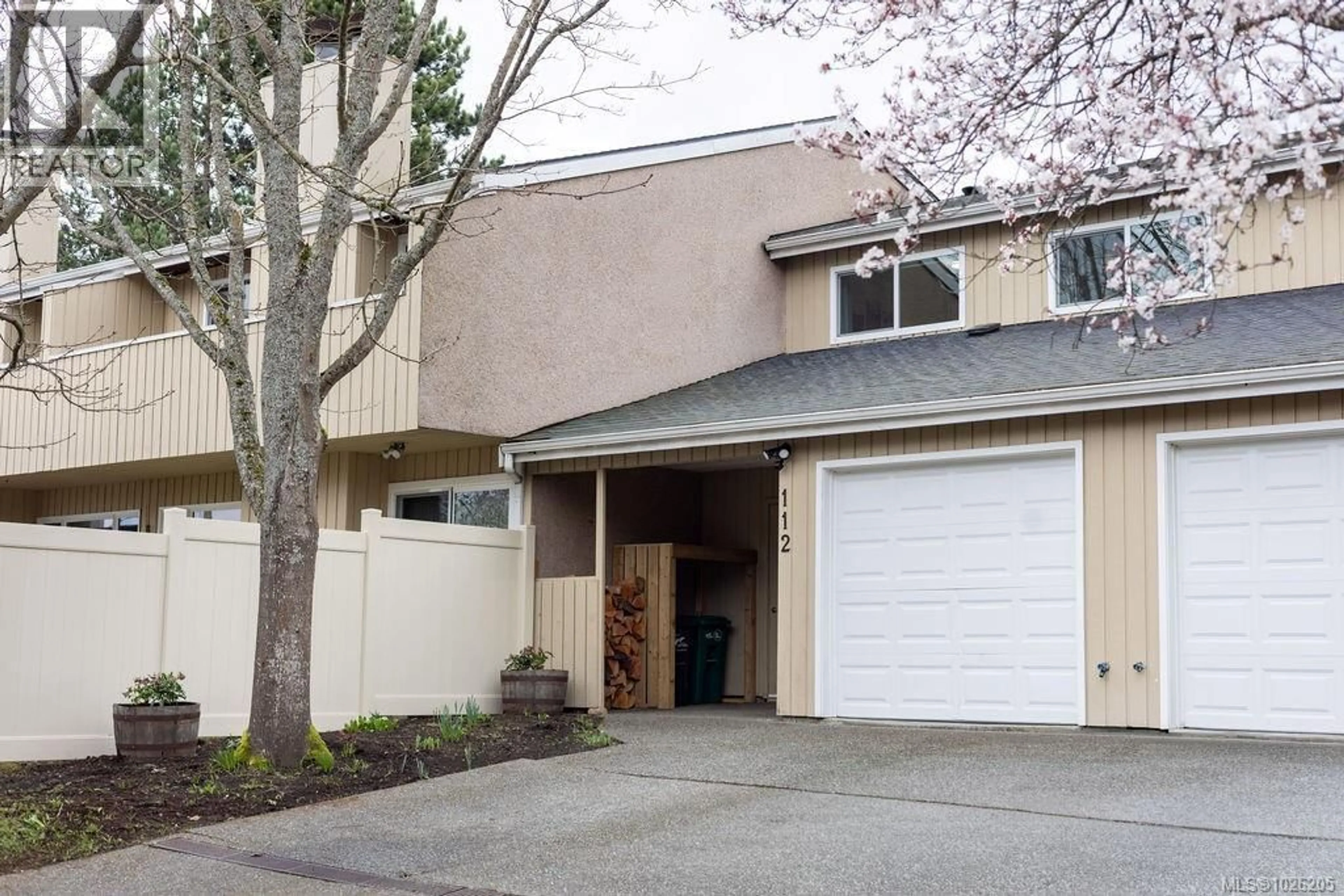 Unknown for 112 - 3048 WASHINGTON AVENUE, Victoria British Columbia V9A1P6