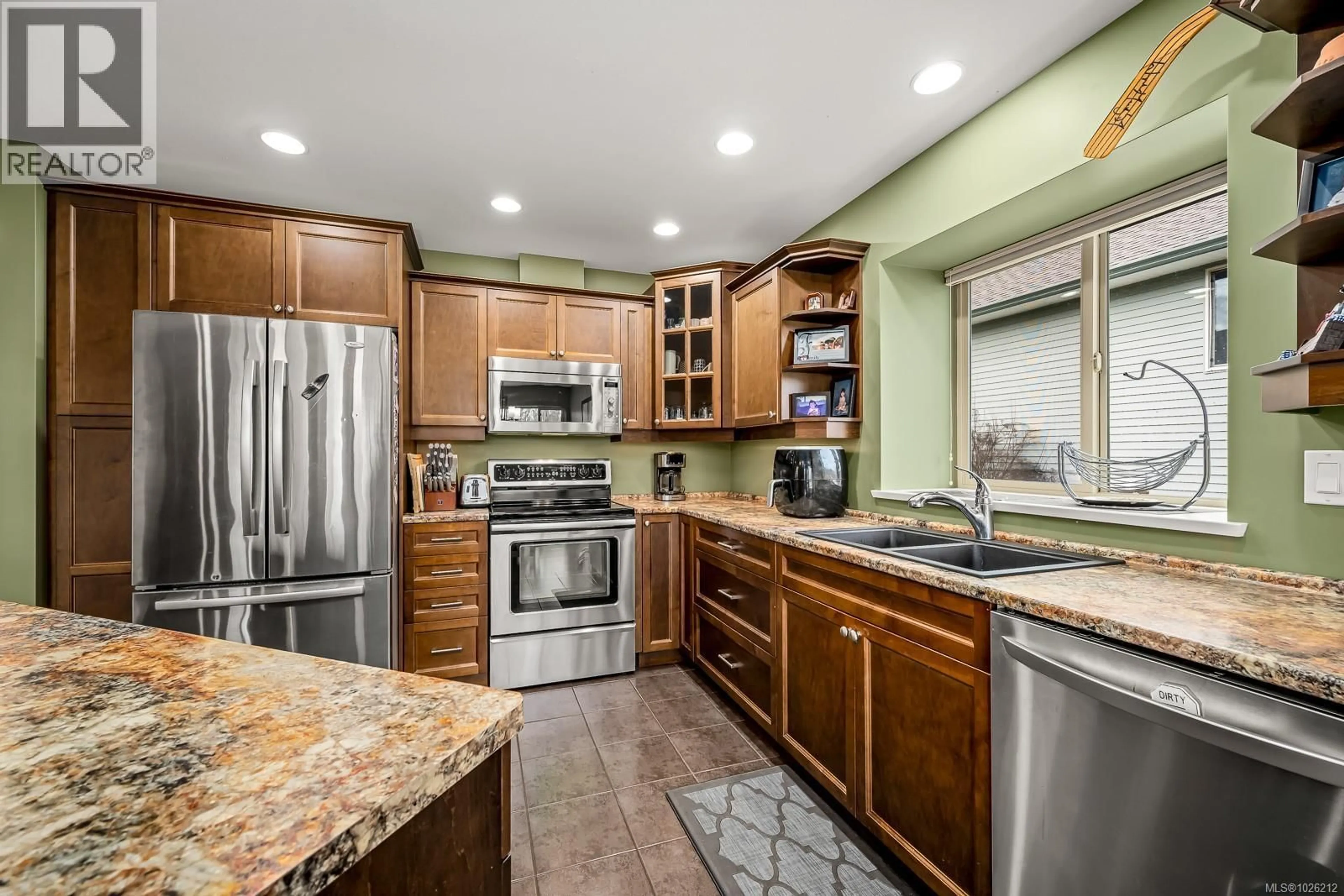 Unknown for 2684 KENDAL AVENUE, Cumberland British Columbia V0R1S0