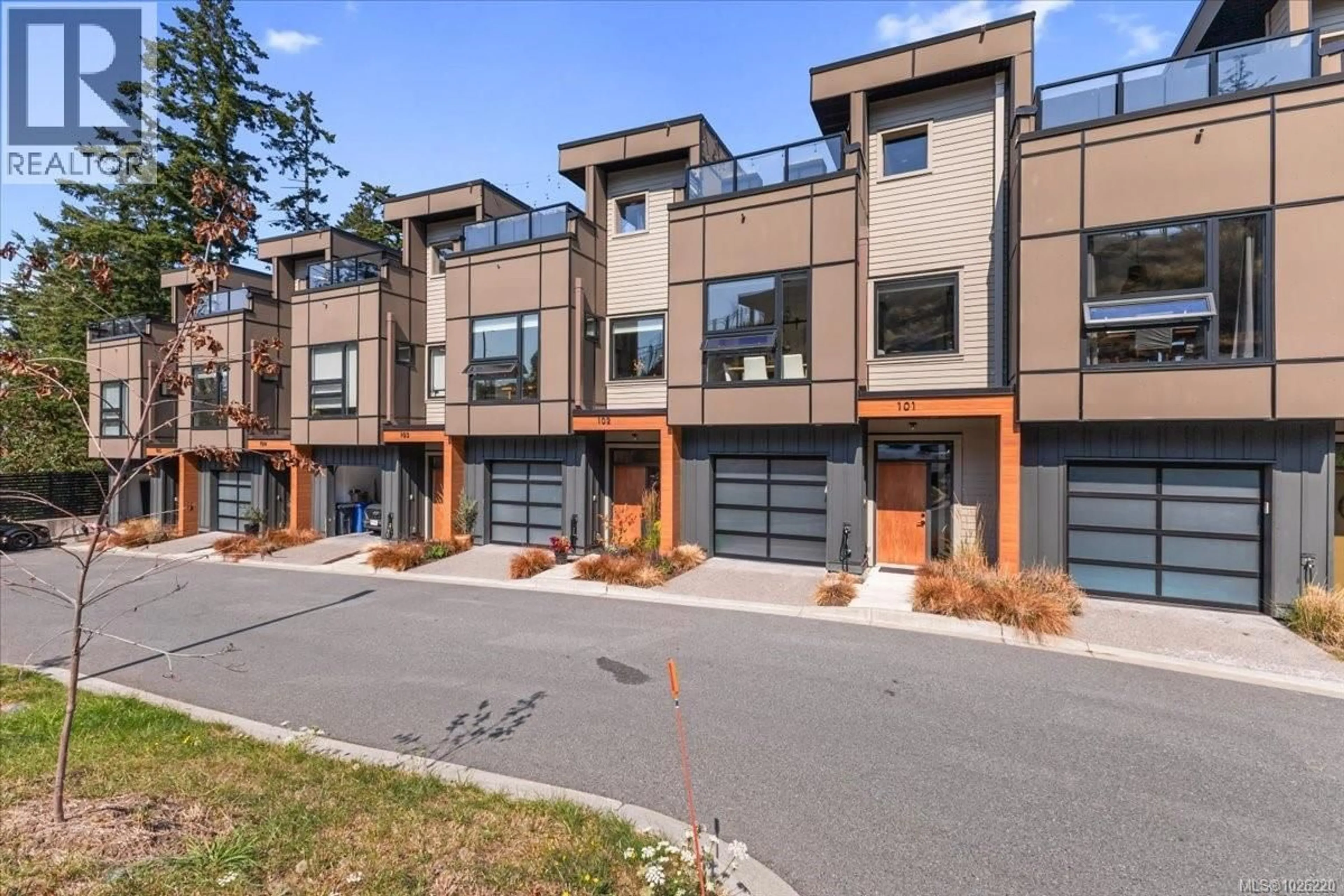 Unknown for 102 - 5711 VANDERNEUK ROAD, Nanaimo British Columbia V9T5H3