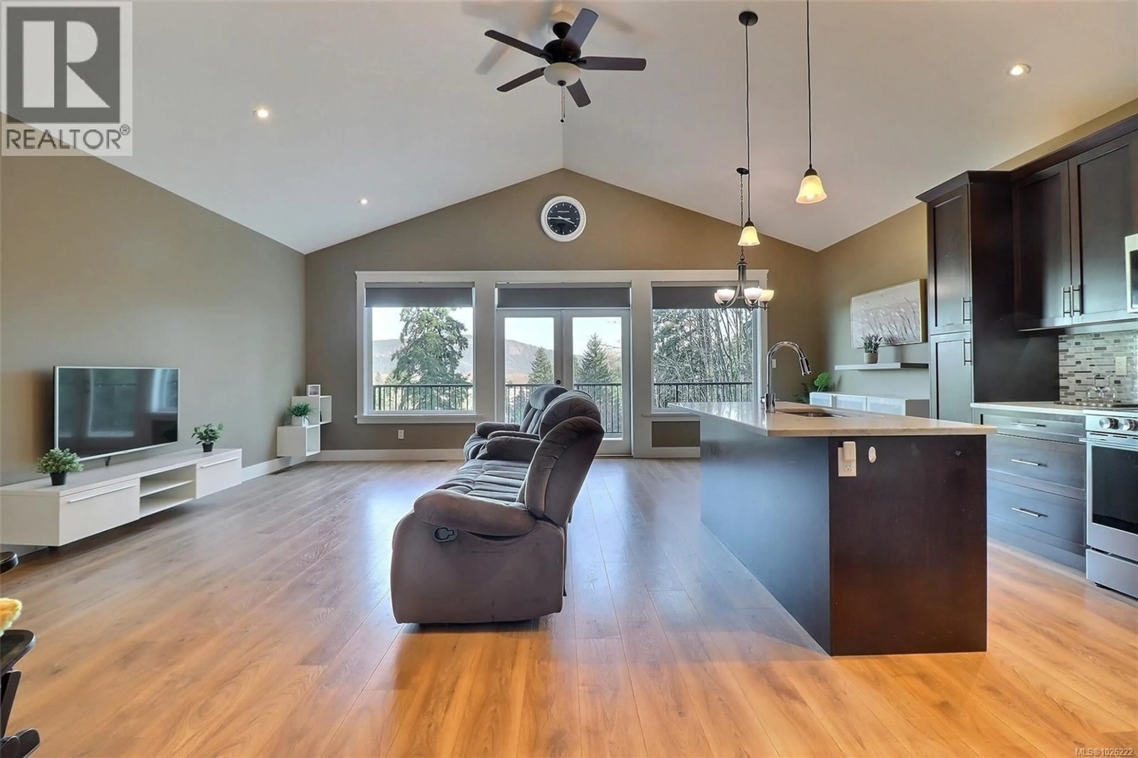 Open concept kitchen, unknown for 2984 PHILLIPS ROAD, Duncan British Columbia V9L6V4