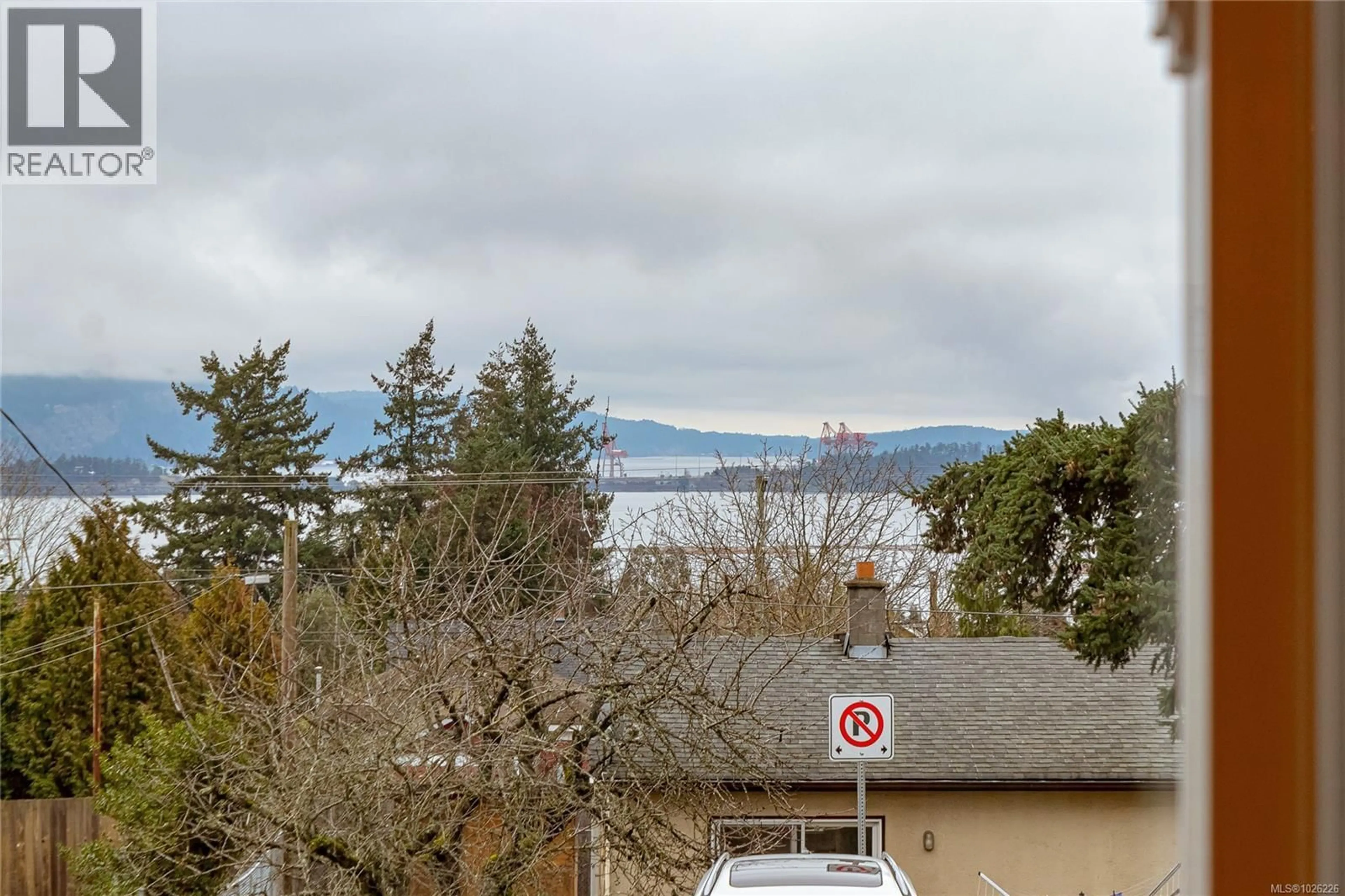 A pic from outside/outdoor area/front of a property/back of a property/a pic from drone, water/lake/river/ocean view for 16 VIEW STREET, Nanaimo British Columbia V9R4N4