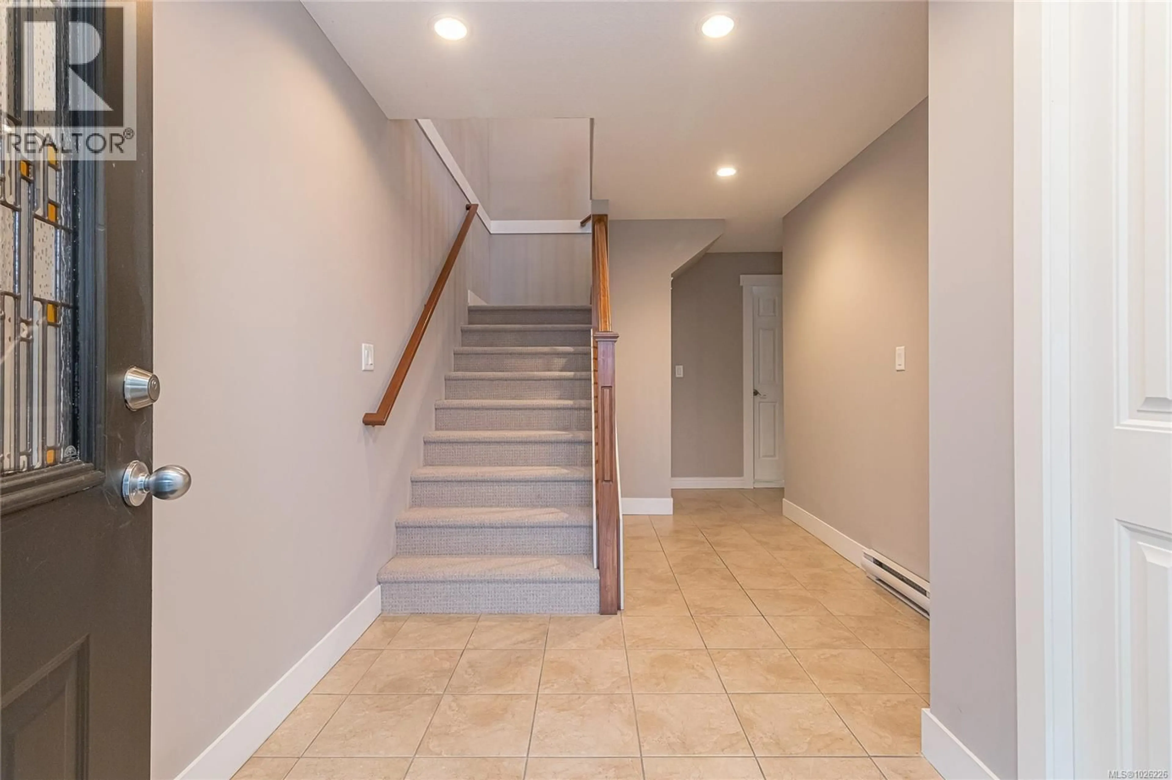 Unknown for 16 VIEW STREET, Nanaimo British Columbia V9R4N4