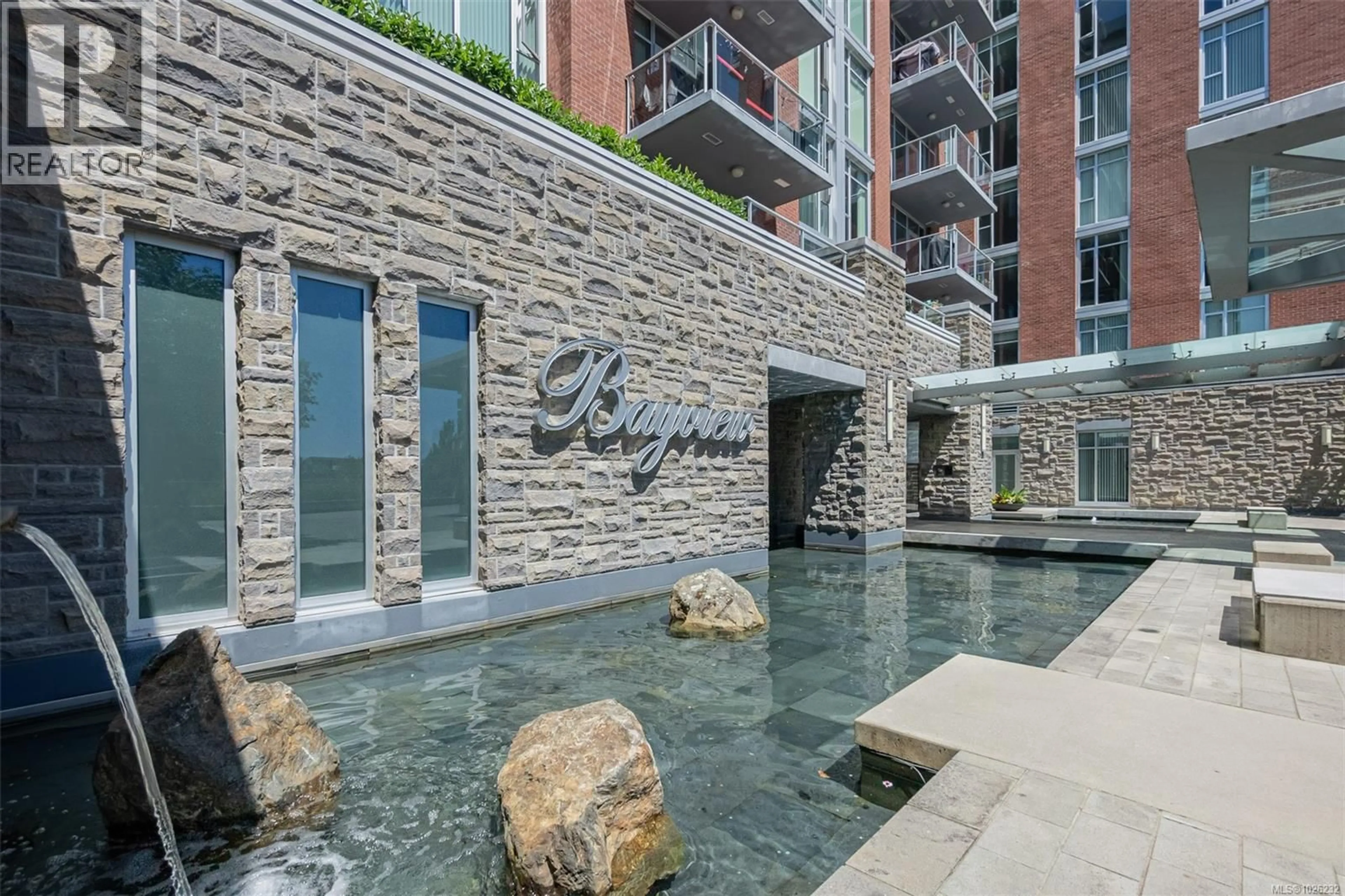 Indoor foyer for 810 - 100 SAGHALIE ROAD, Victoria British Columbia V9A0A1