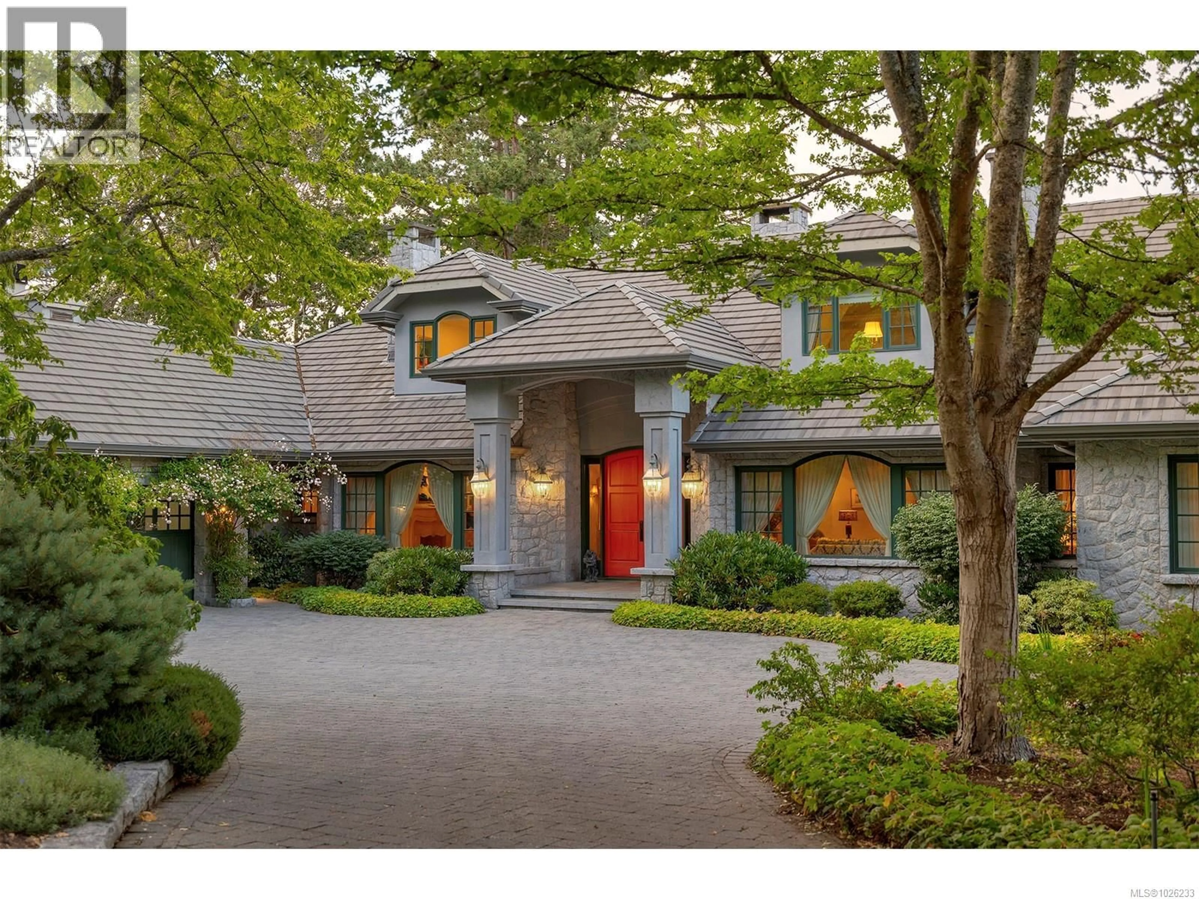 Home with brick exterior material, street for 3445 BEACH DRIVE, Oak Bay British Columbia V8R6M6